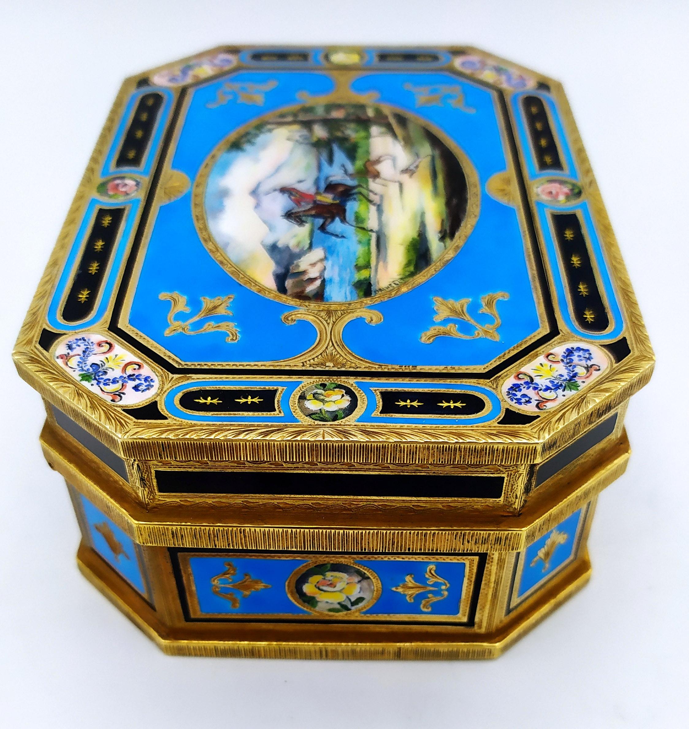 Pitillera de mesa miniaturas florales e inserciones de paillones de oro Salimbeni. en venta 2