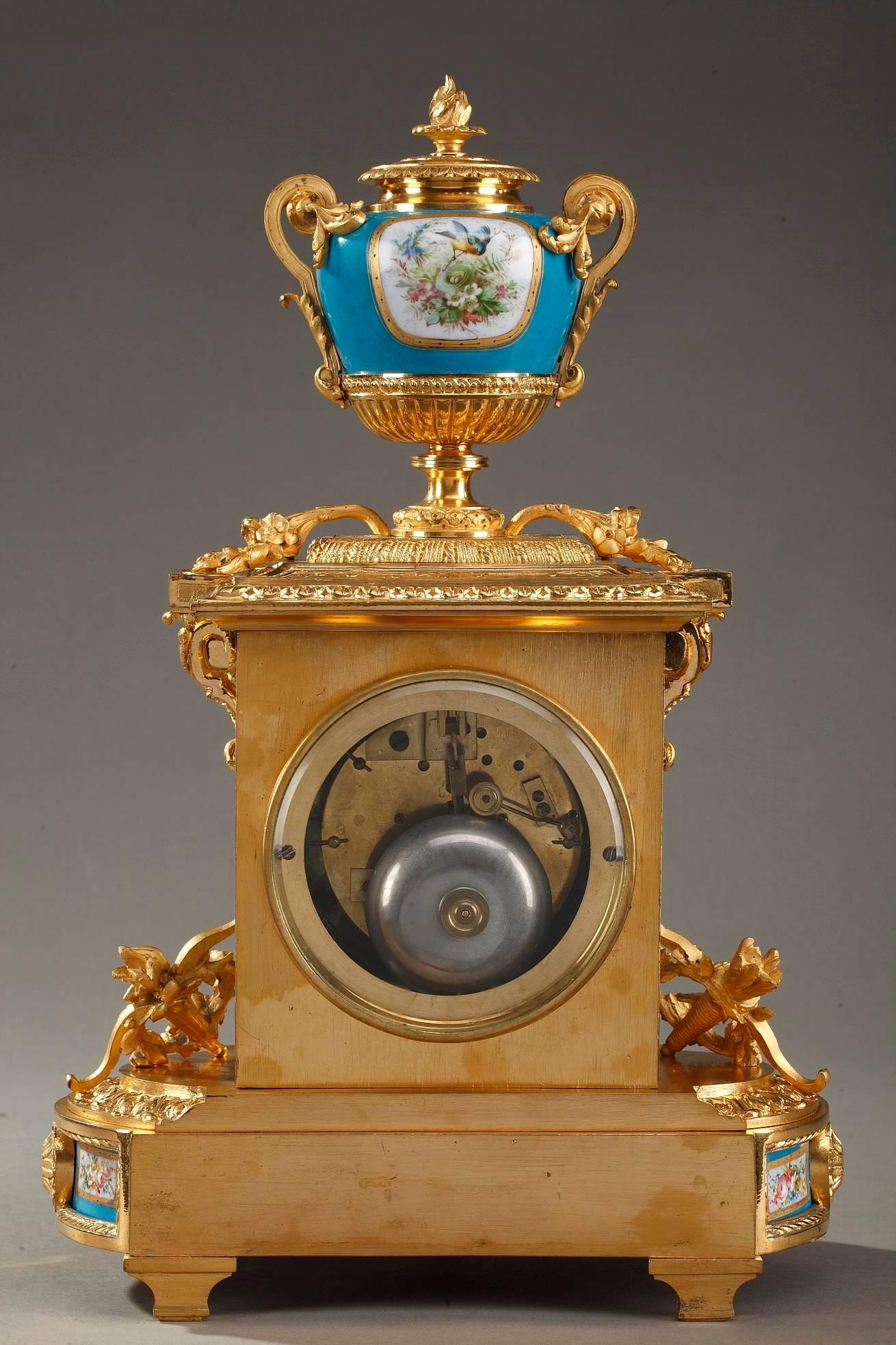 Table Clock in Ormolu and Porcelain with Galant Scenes 7