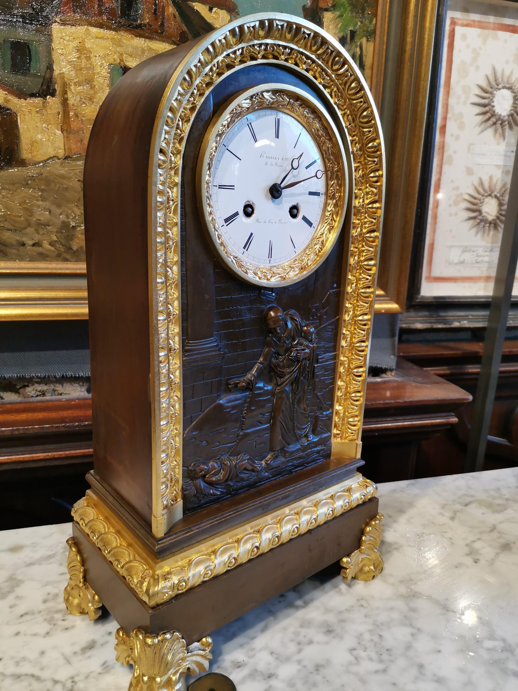 Table Clock in Patinated and Gilded Bronze from the 18th Century For Sale 3