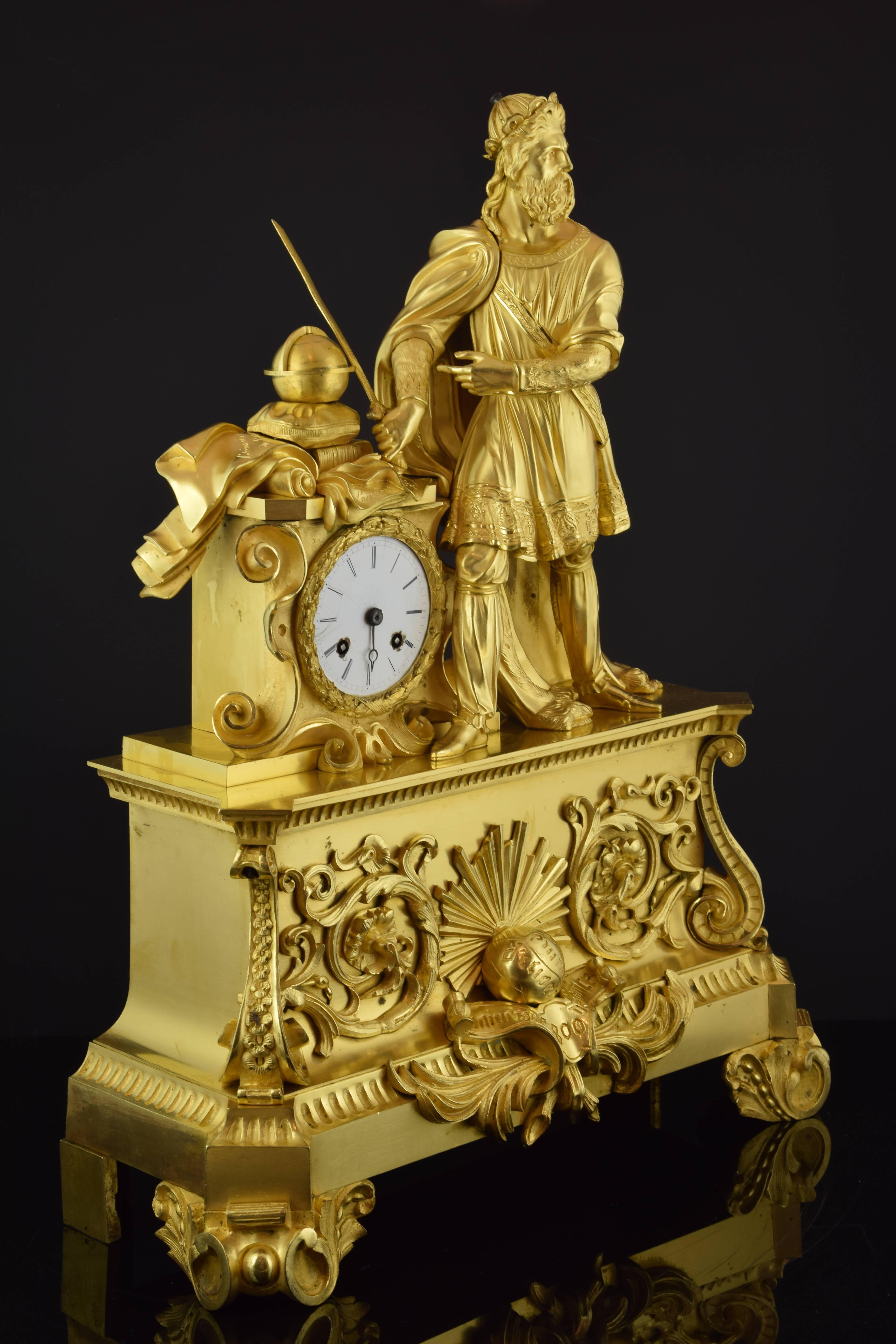 Néoclassique Horloge de table, bronze doré, XIXe siècle en vente