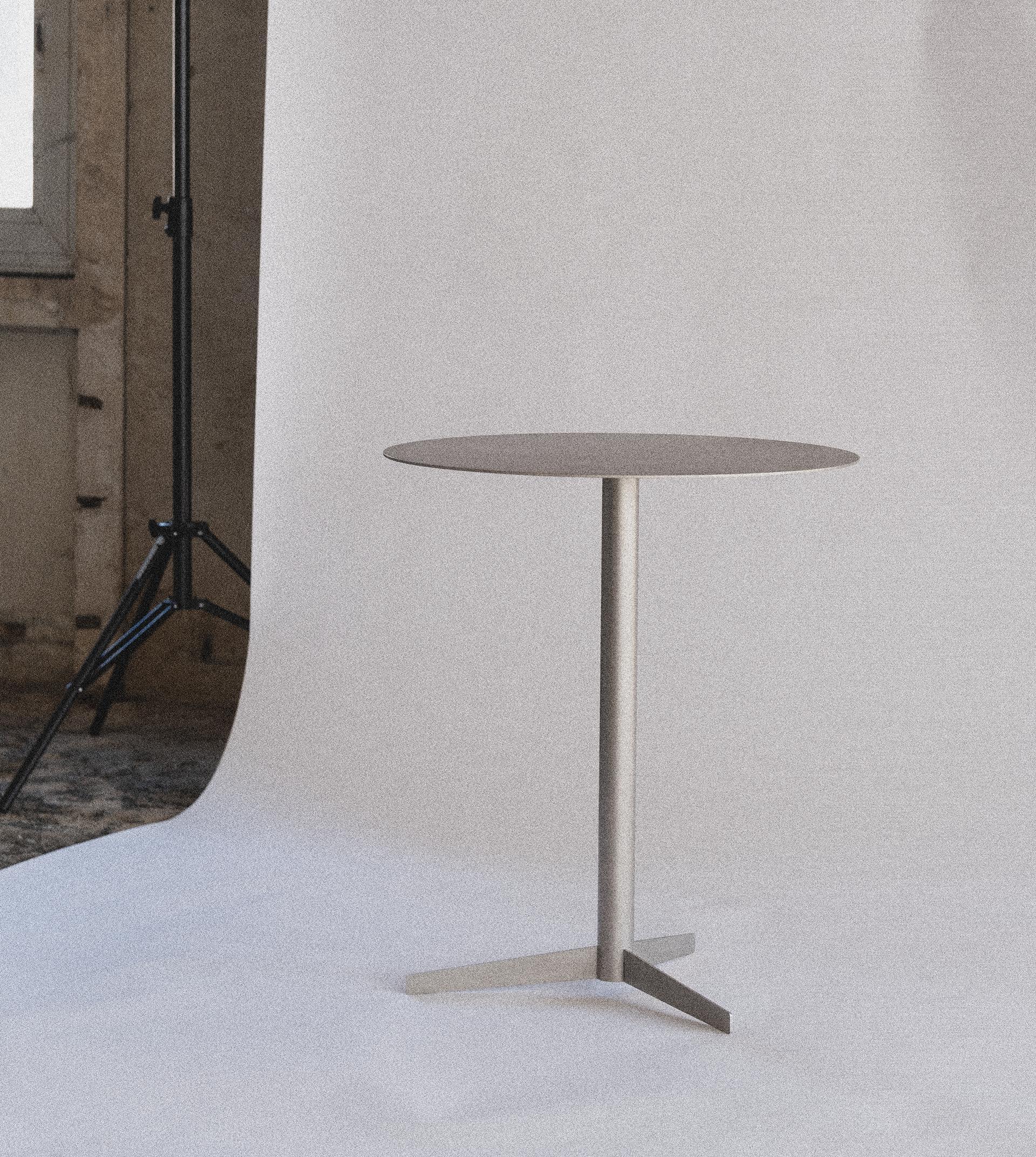 Isla Table x Paul Delrez

An iconic piece resulting from a collaboration between KØGE Design and Paul Delrez, this project was born from a shared love for quality products. KØGE and Paul followed a creative process, where tests and adjustments