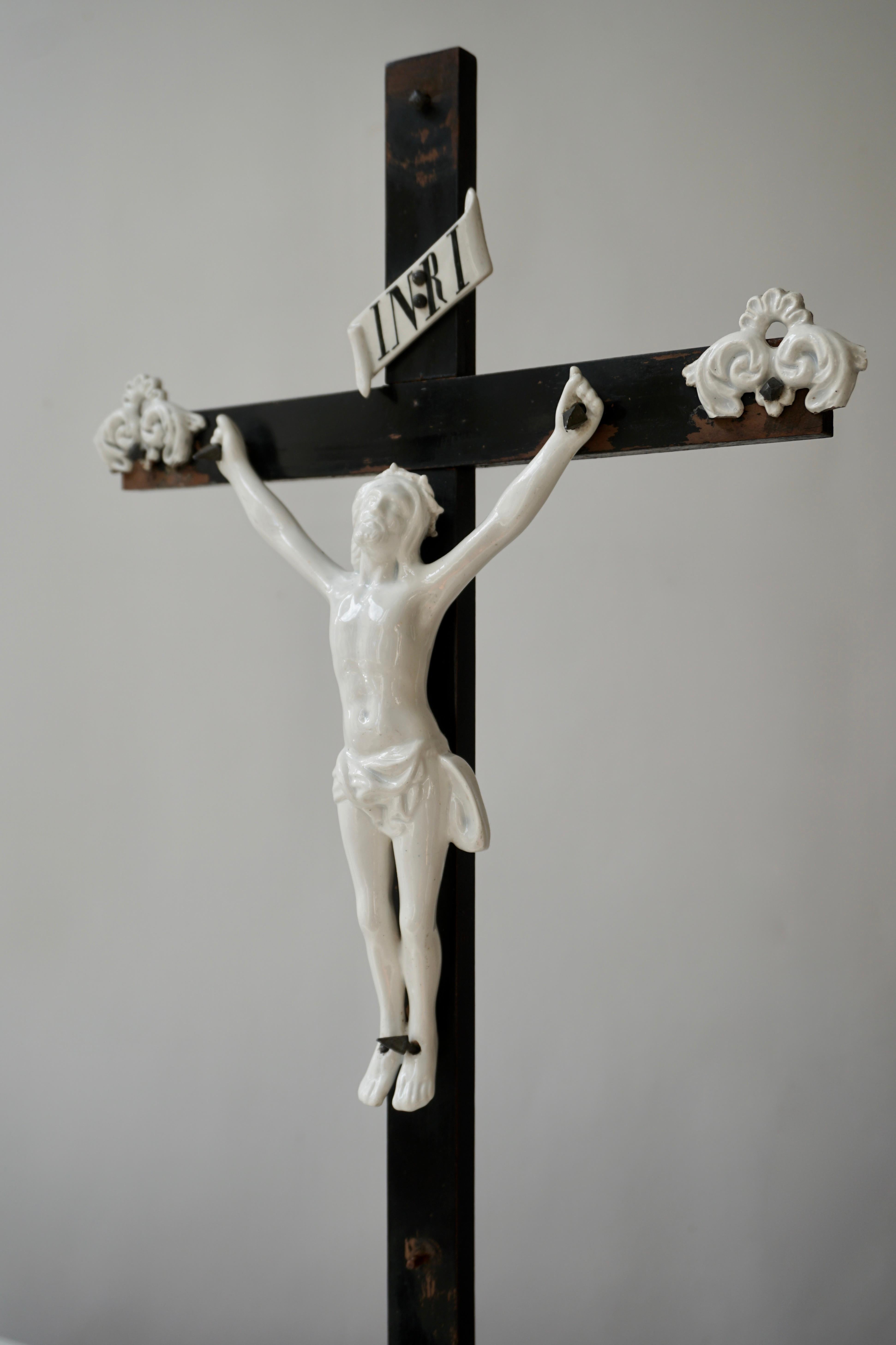 Table Crucifix with Porcelain Corpus of Christ For Sale 1