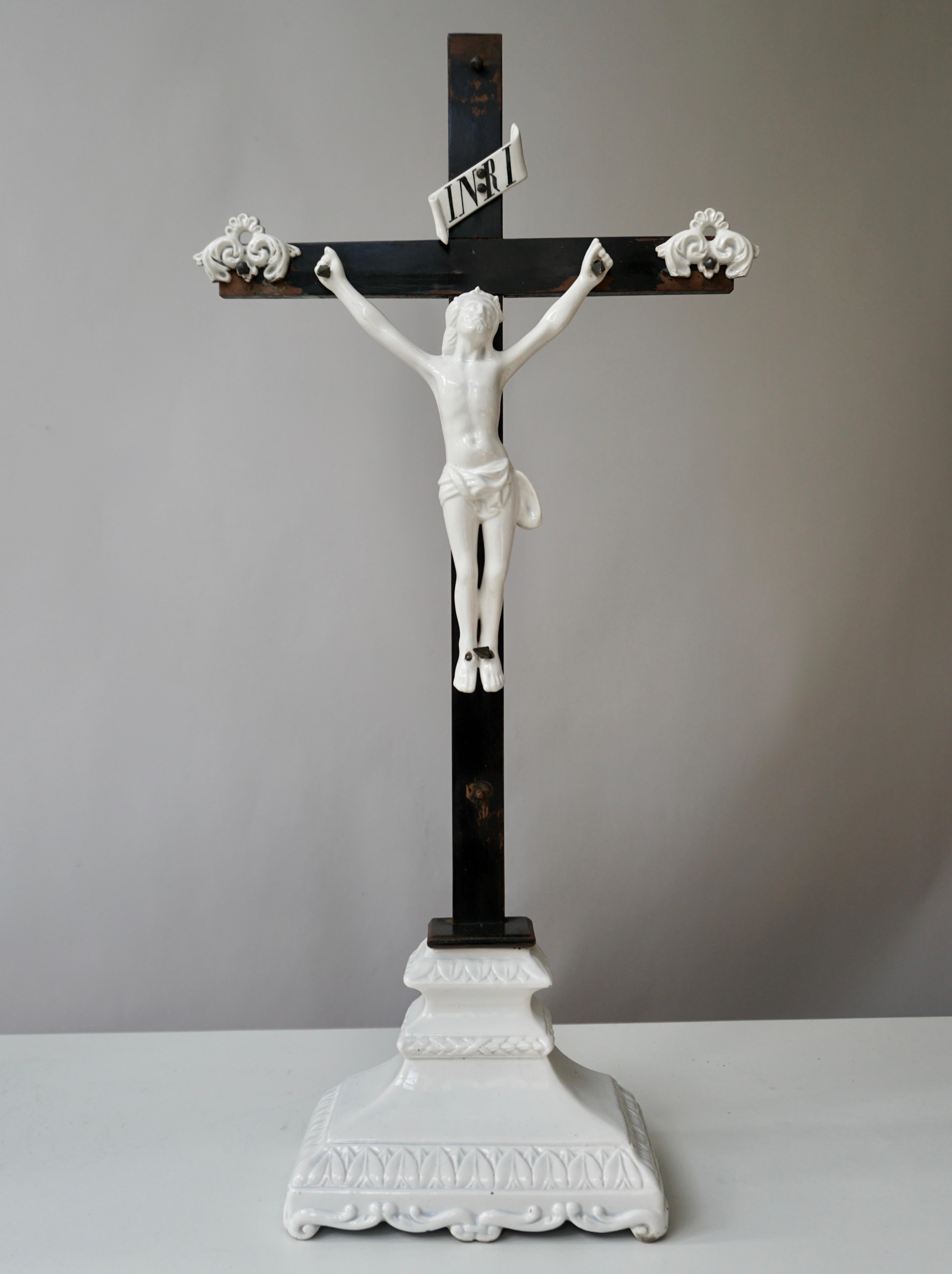 Table Crucifix with Porcelain Corpus of Christ For Sale 2