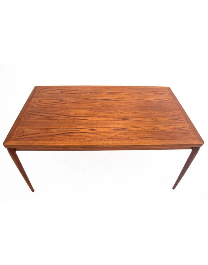Table, Danish design, 1960s. After renovation. In Good Condition For Sale In Chorzów, PL