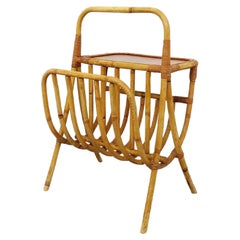Table d'appoint avec porte-revue vintage en rotin et bois des années 60