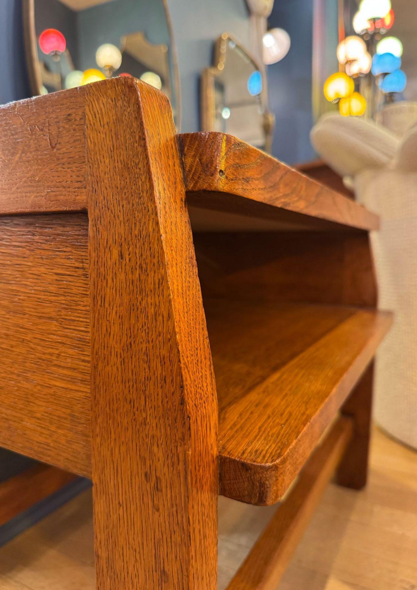 Sublime side table by Robert Guillerme & Jacques Chambron for Votre Maison in solid oak with ceramic detail measuring 67 x 52 x 42 cm