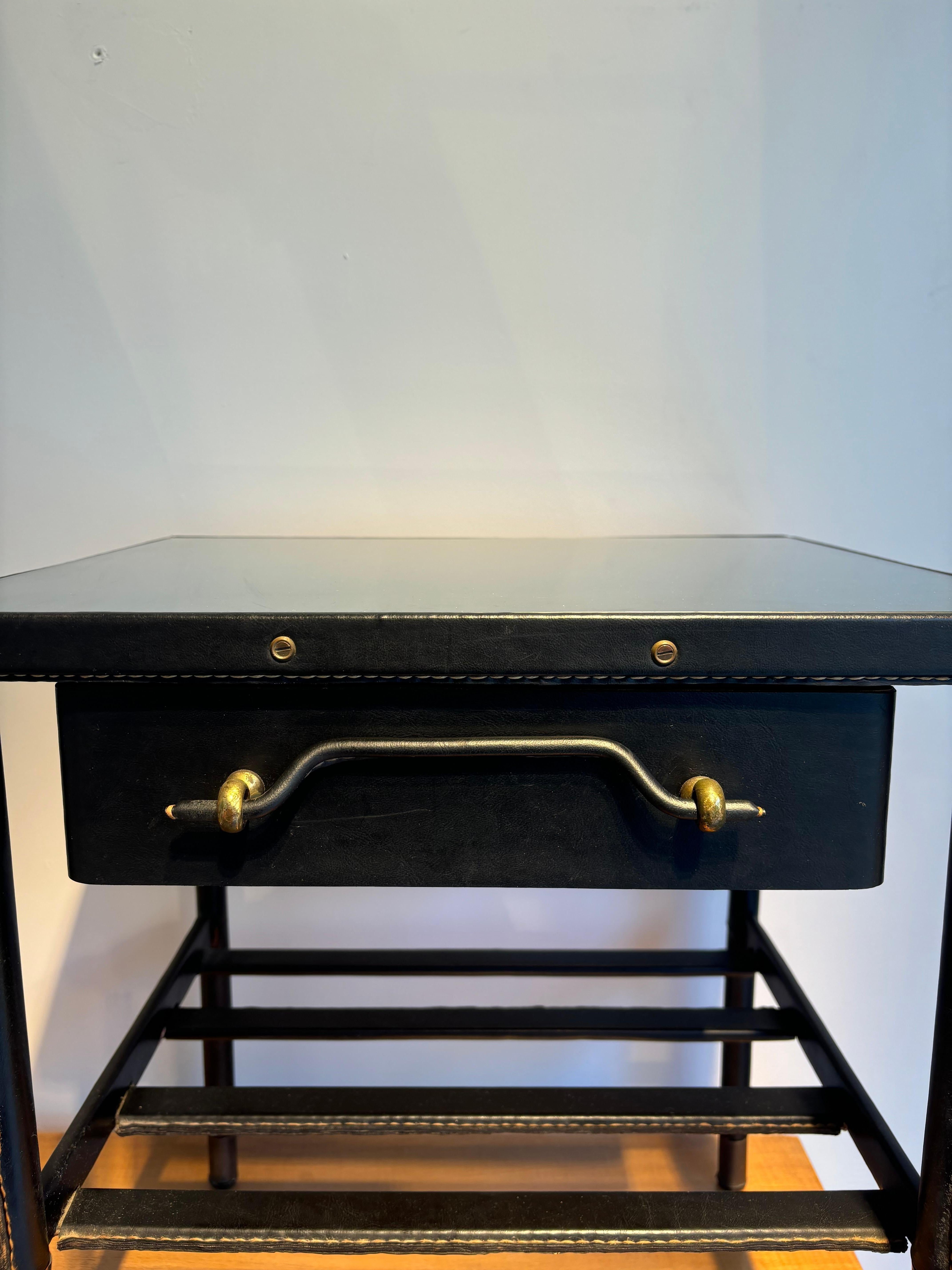 French Table d’appoint par Jacques Adnet For Sale