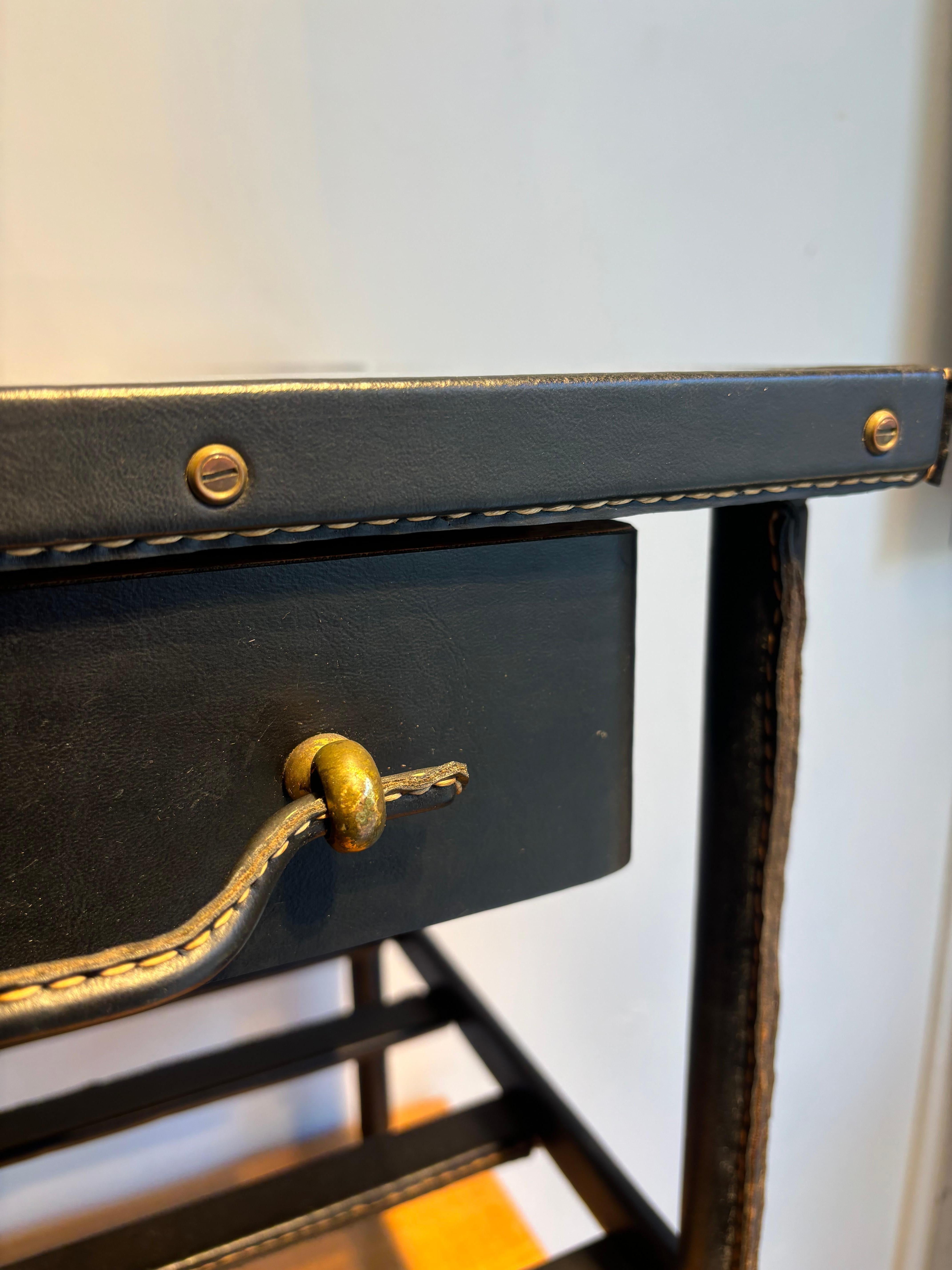 Mid-20th Century Table d’appoint par Jacques Adnet For Sale