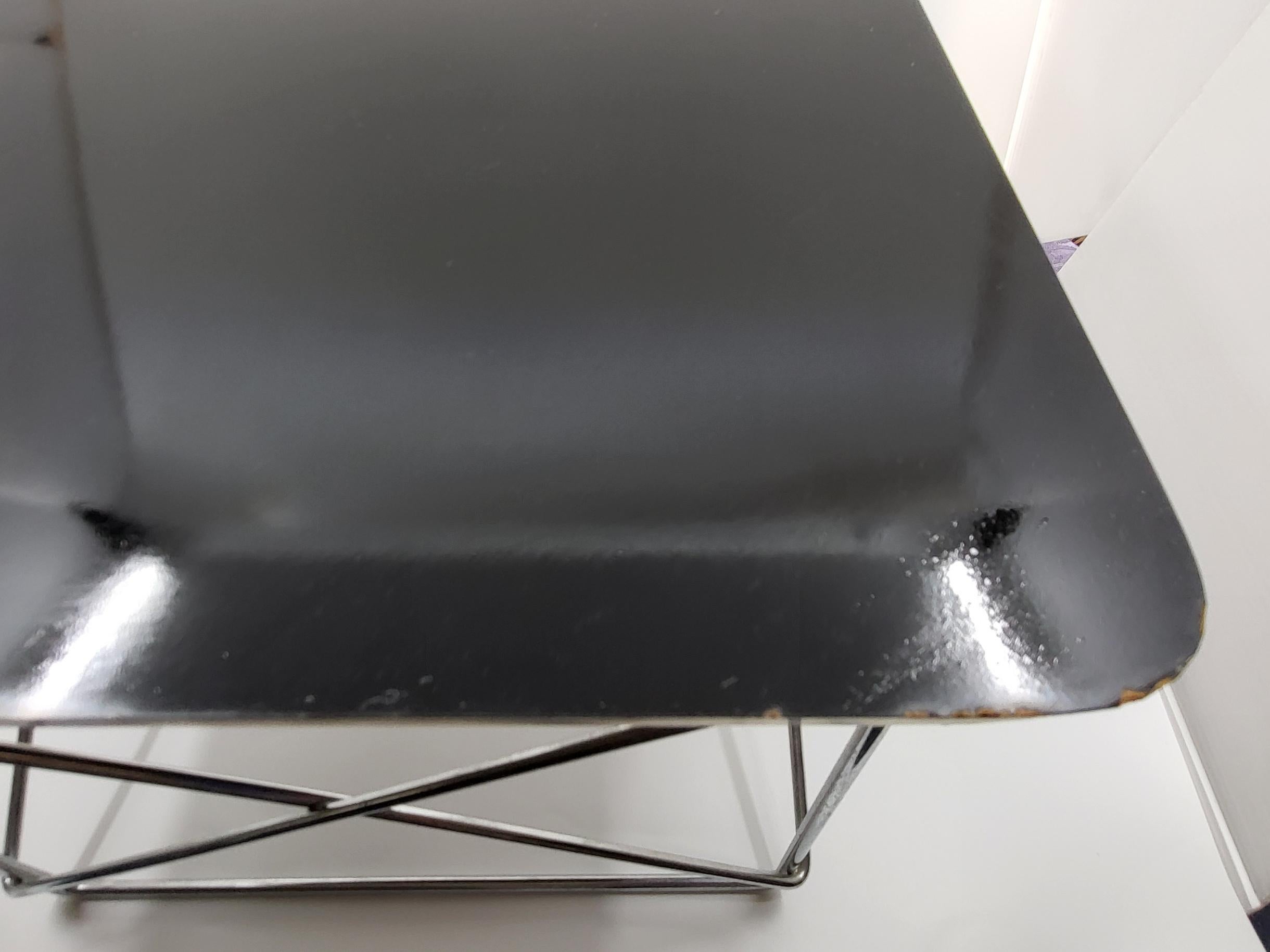 Table  de Charles et Ray Eames par Vitra Design Museum Edition 1999 design 1950 For Sale 1
