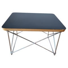 Table  de Charles et Ray Eames par Vitra Design Museum Edition 1999 design 1950