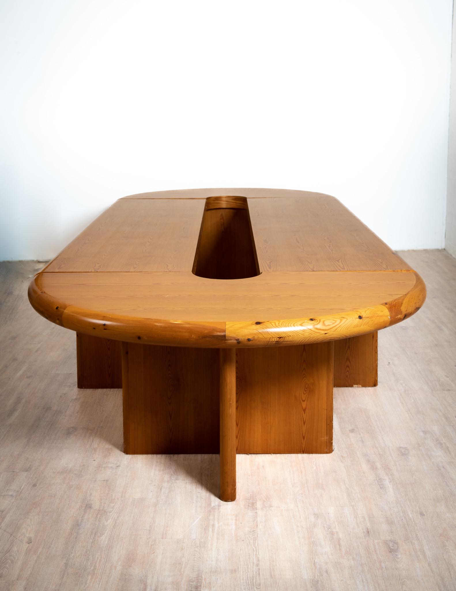 Konferenztafel von Rainer Daumiller für Hirtshals Savværk Møbler, 1980 (Kiefernholz) im Angebot