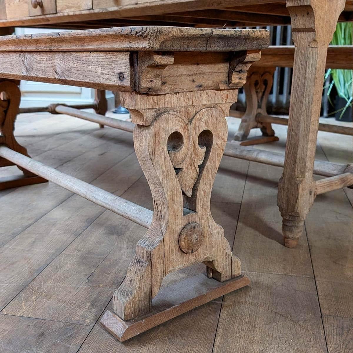 Convent table with its pair of benches In Good Condition For Sale In TOURCOING, FR