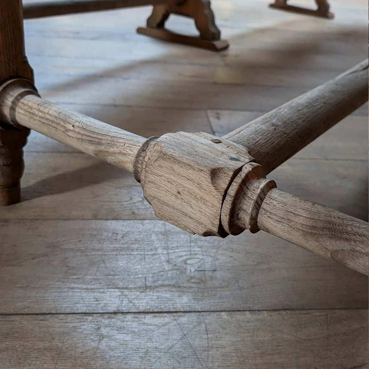 Convent table with its pair of benches For Sale 2