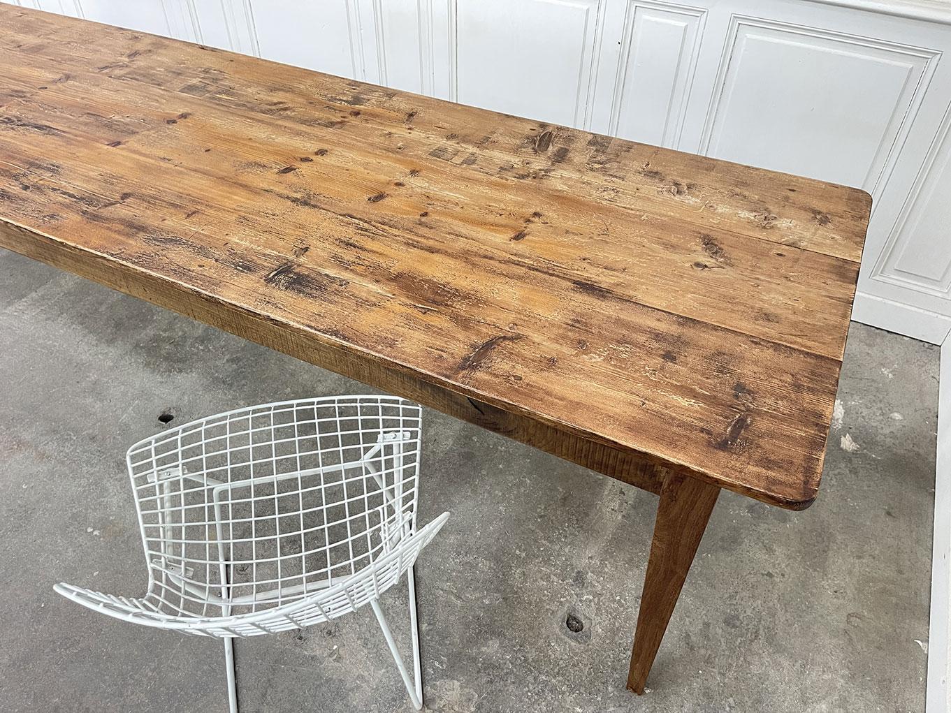 Table de ferme en chêne et sapin 1940 en Bueno estado para la venta en ALBIGNY-SUR-SAÔNE, FR