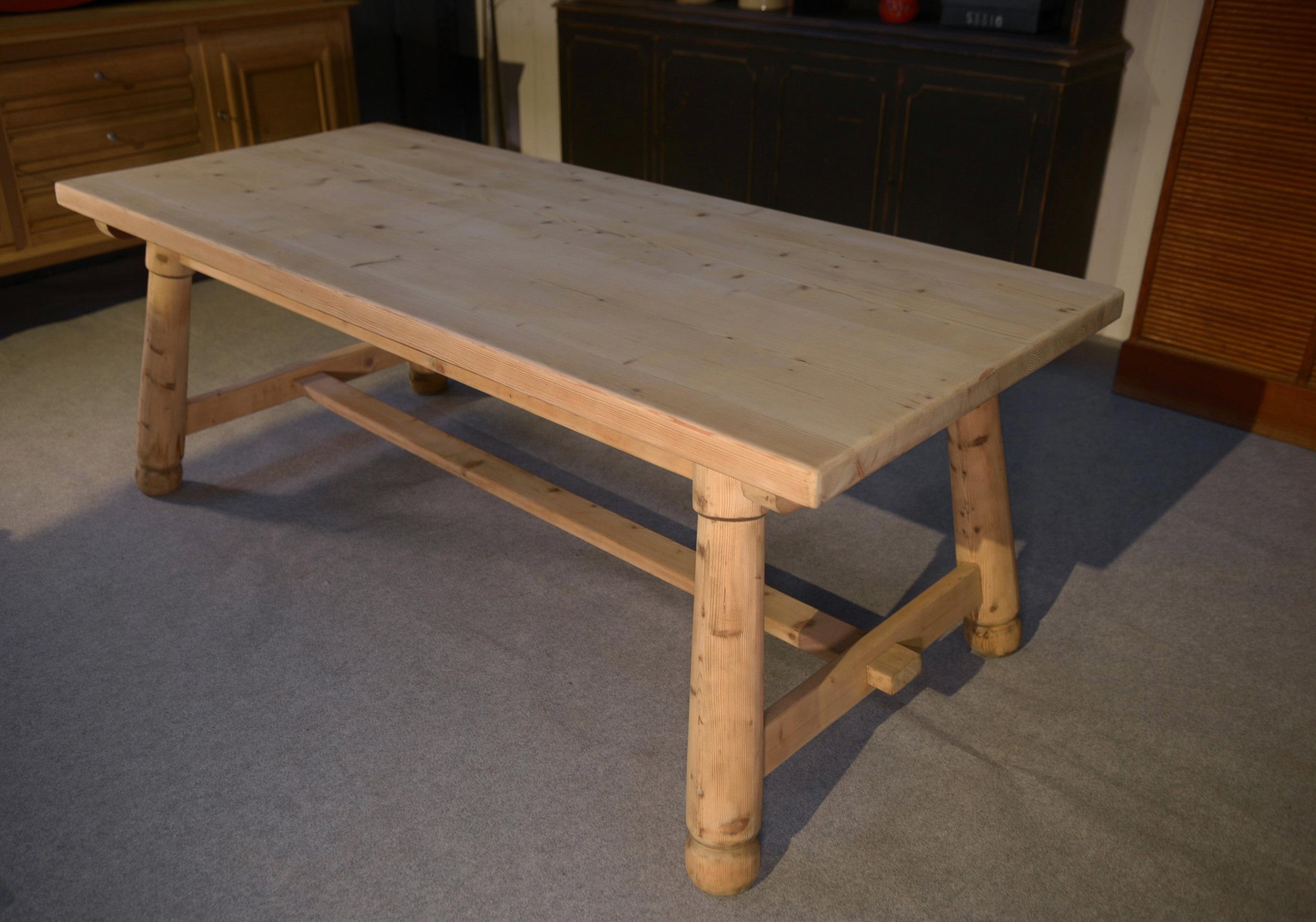 Table de ferme en pin brut brutaliste Georges Robert 1960's In Good Condition For Sale In TOURCOING, FR