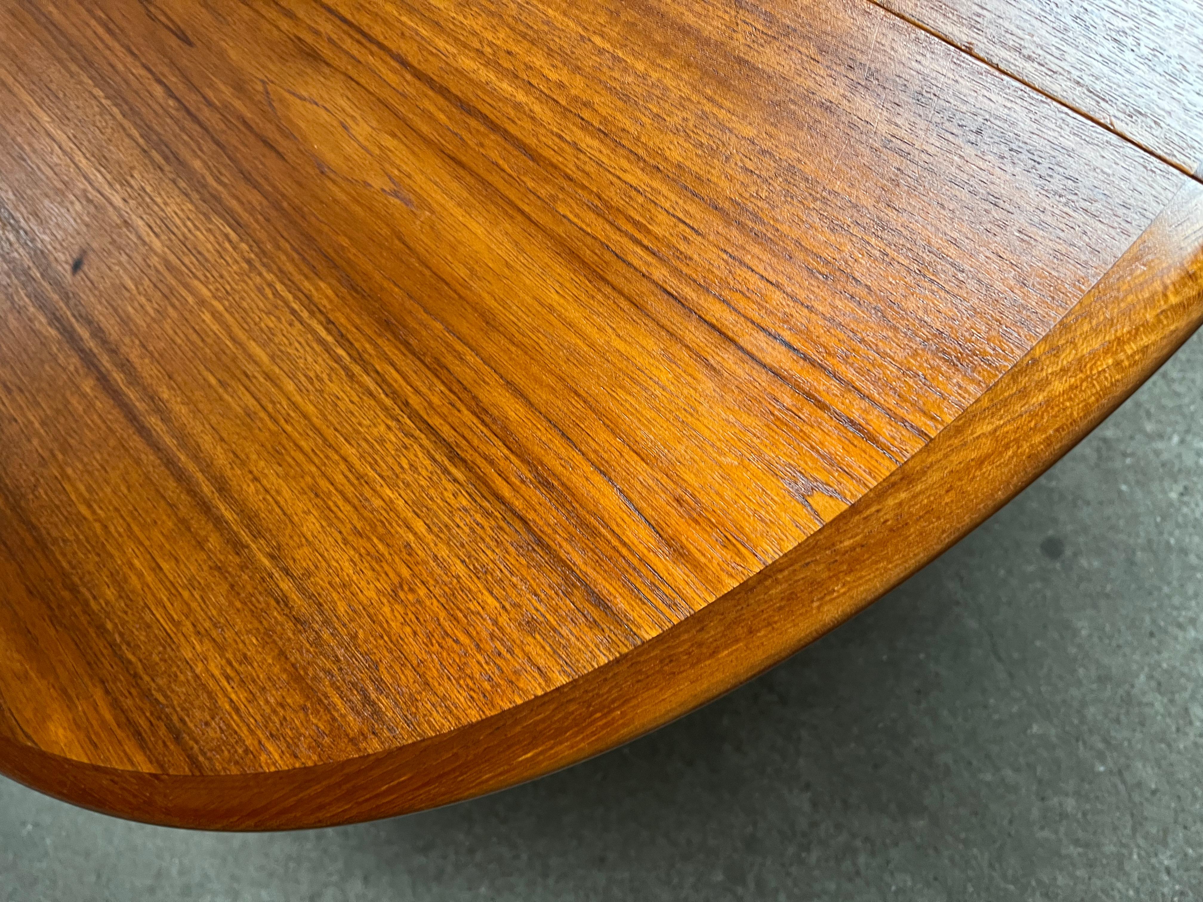 Table de salle à manger Henning Kjaernulf vintage 1960 danoise In Excellent Condition In LYON, FR