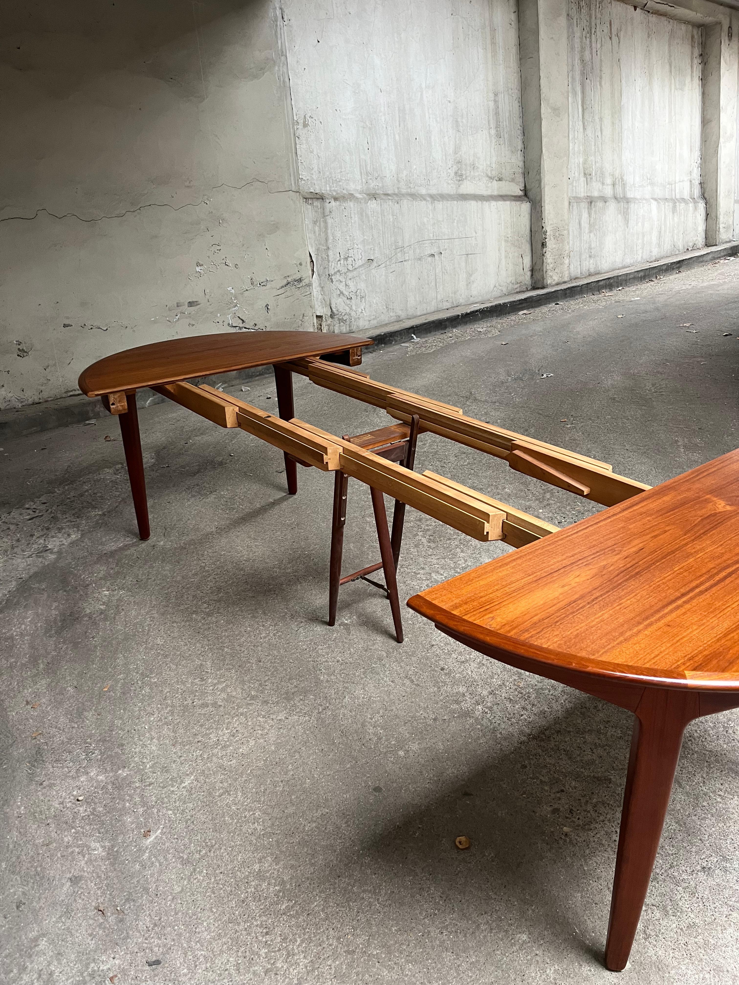 Table de salle à manger Henning Kjaernulf vintage 1960 danoise 1