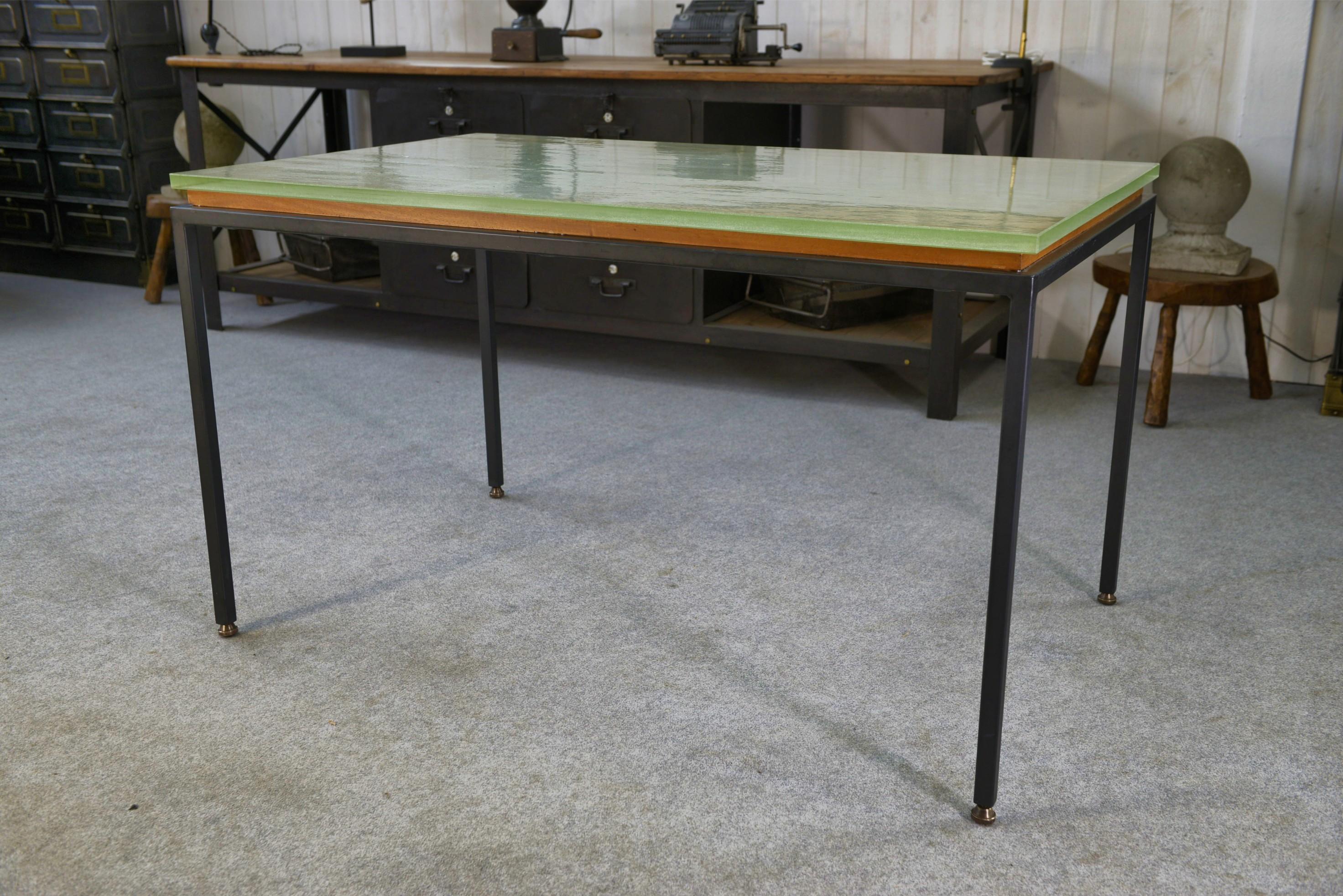 Table design en verre Saint Gobain et métal laqué noir 1960's en vente 3