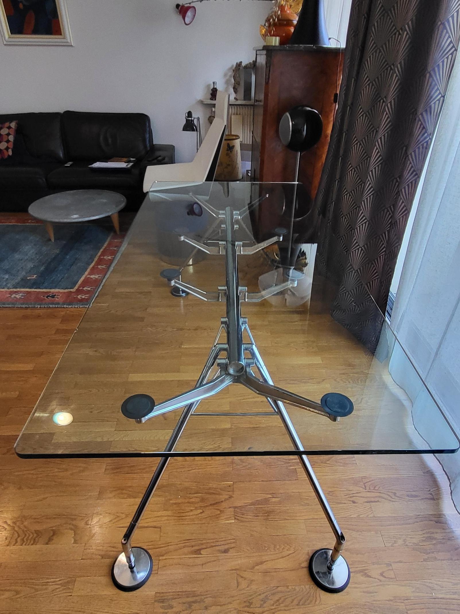 Tischdesign Nomos Sir Norman Foster par Tecno Italie, Mitte des Jahrhunderts (Aluminium) im Angebot