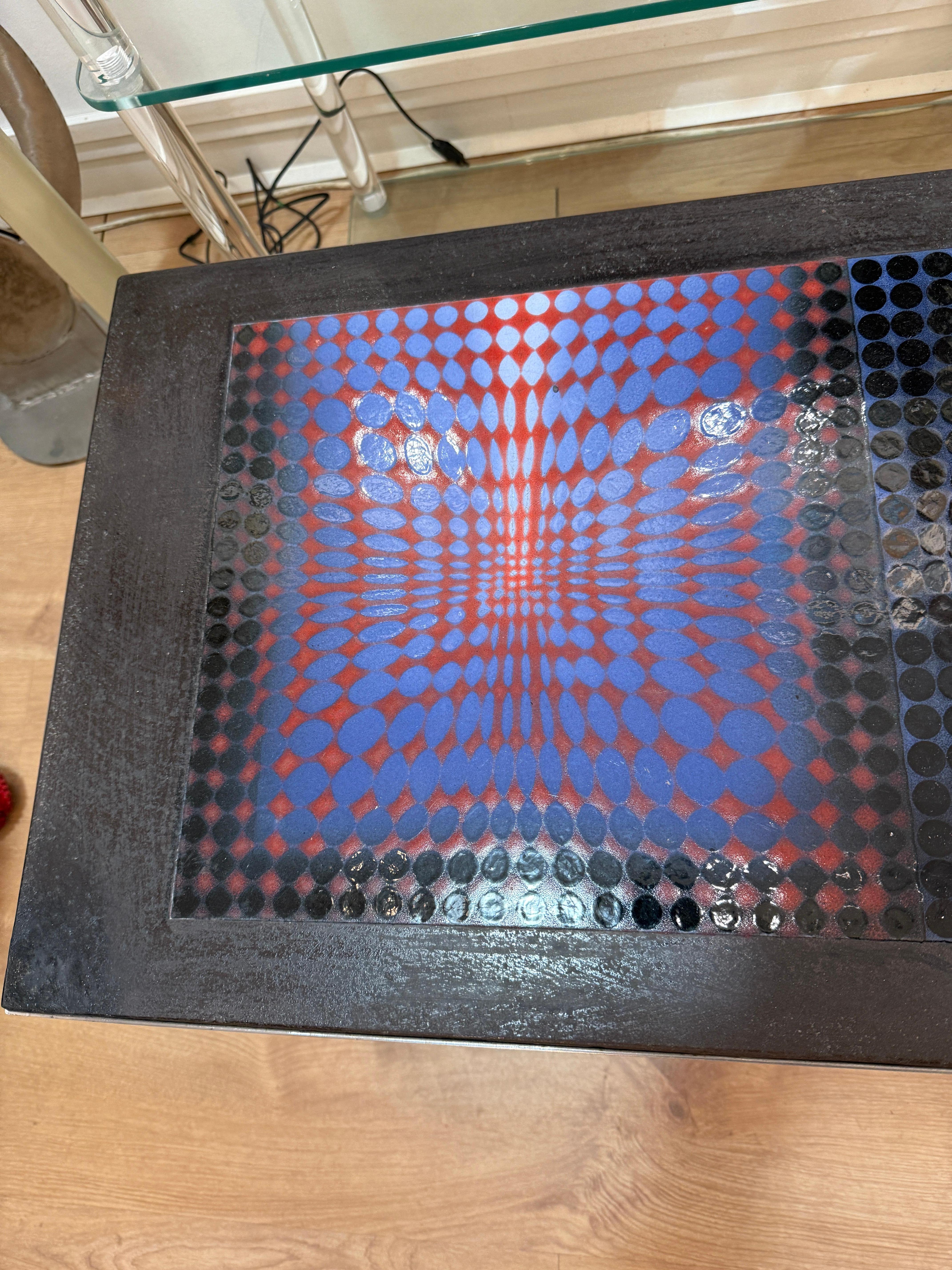 Table design OP ART design style Vasarely Excellent état - En vente à Nice, FR
