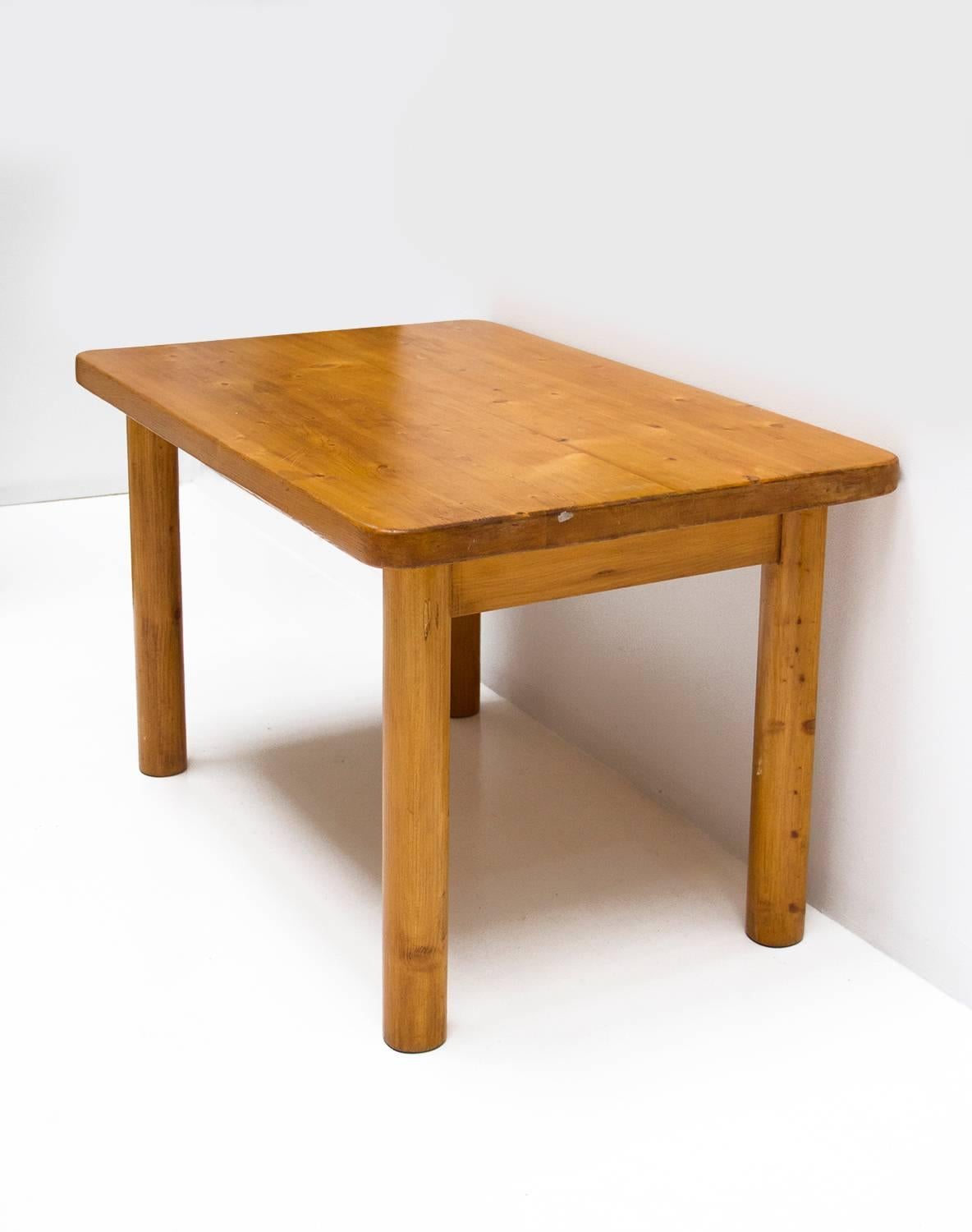 Table designed by Charlotte Perriand for Les Arcs, ski resort. 
Made of pinewood. 
France, circa 1960. 

In good original condition.