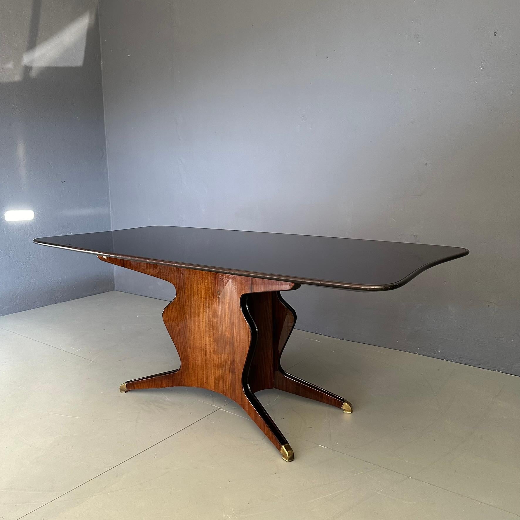 Table designed by Osvaldo Borsani, produced by Fossati Attilio&Arturo from  1950 In Good Condition For Sale In Milan, IT
