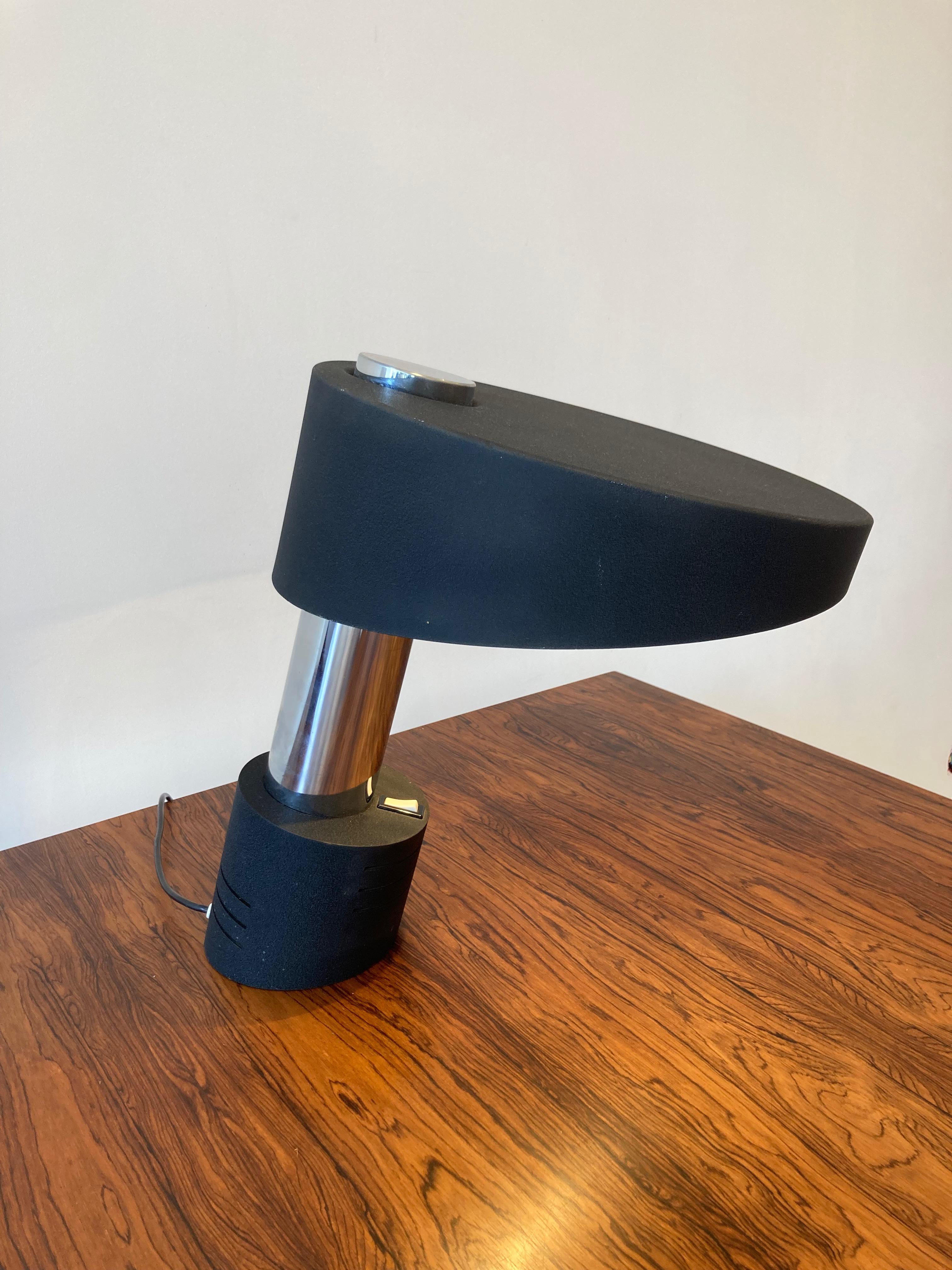 European Table Desk Lamp, Italy 1960 in Chromed Metal and Black Textured Lacquered Metal