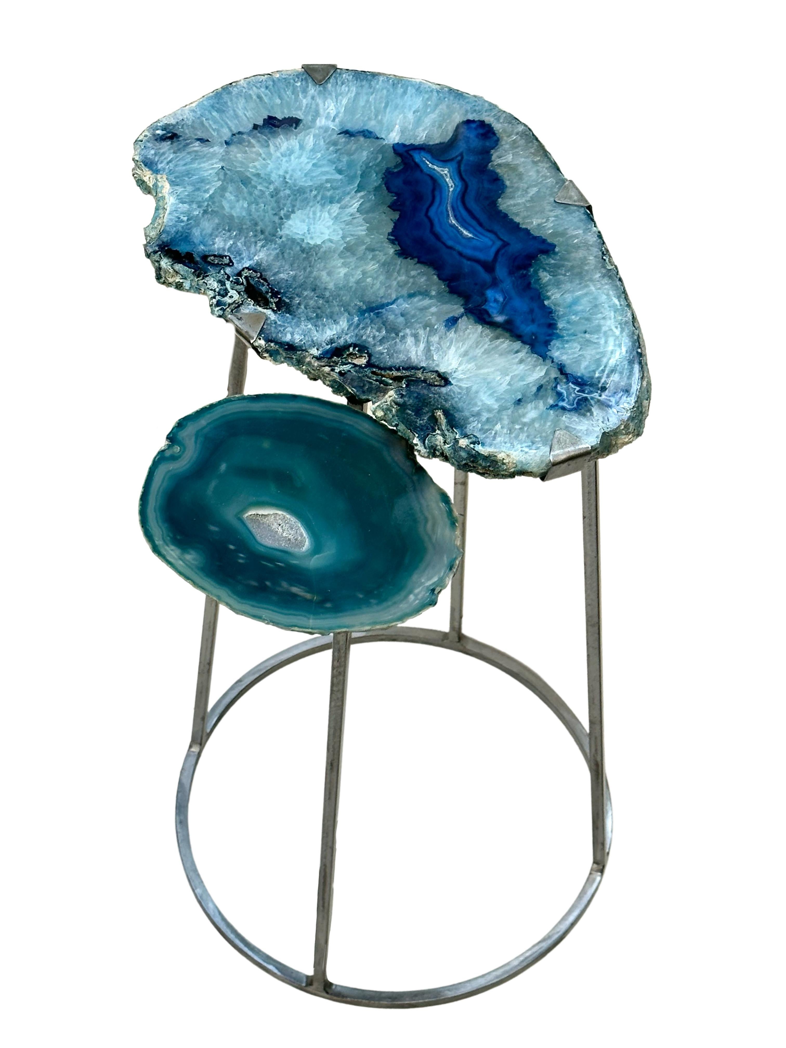 Valdomiro Favoreto Side Table
Iron base and varnish in natural color
Agate tops in shades of blue
Onepiece*
#handmade