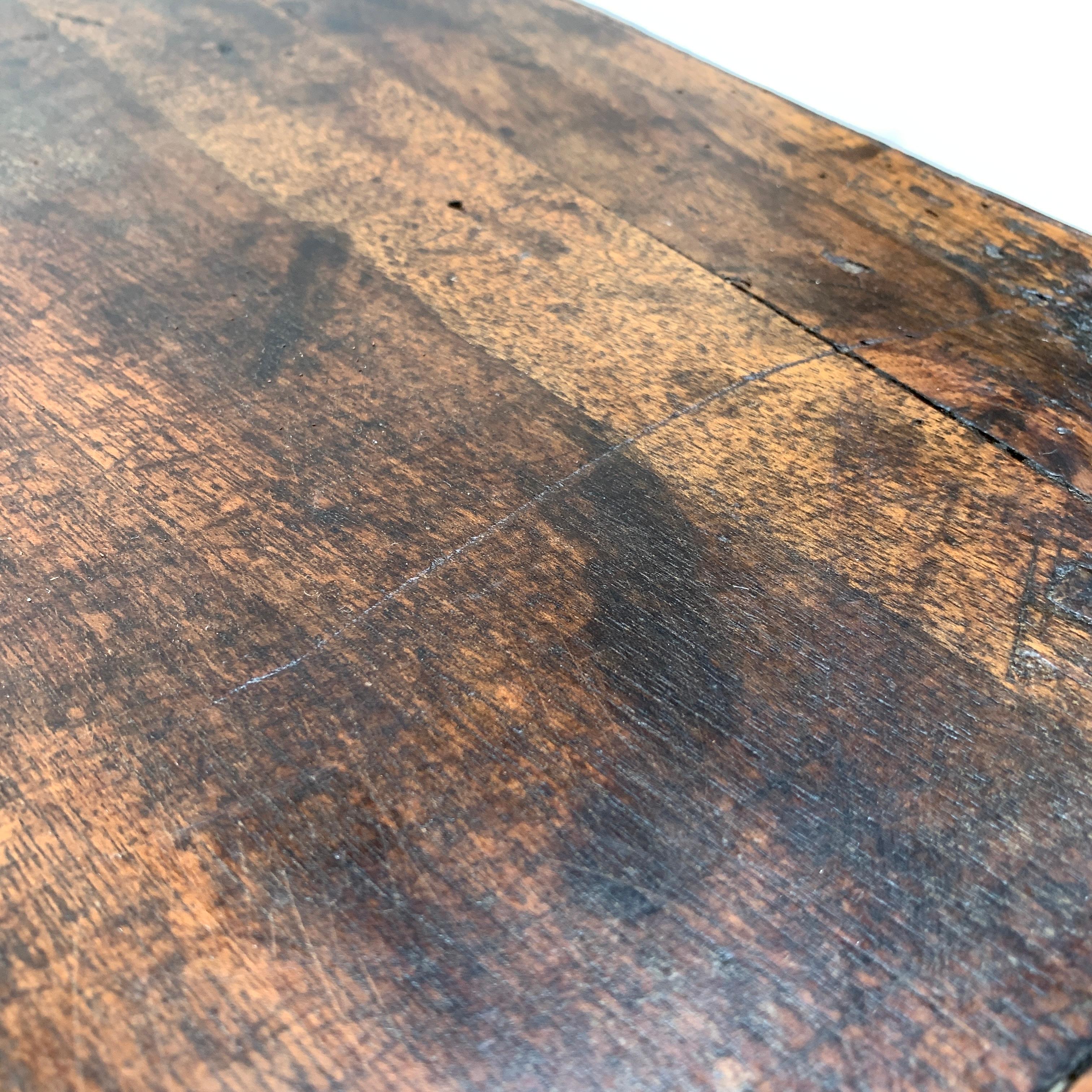 Table en bois Louis XIII 6