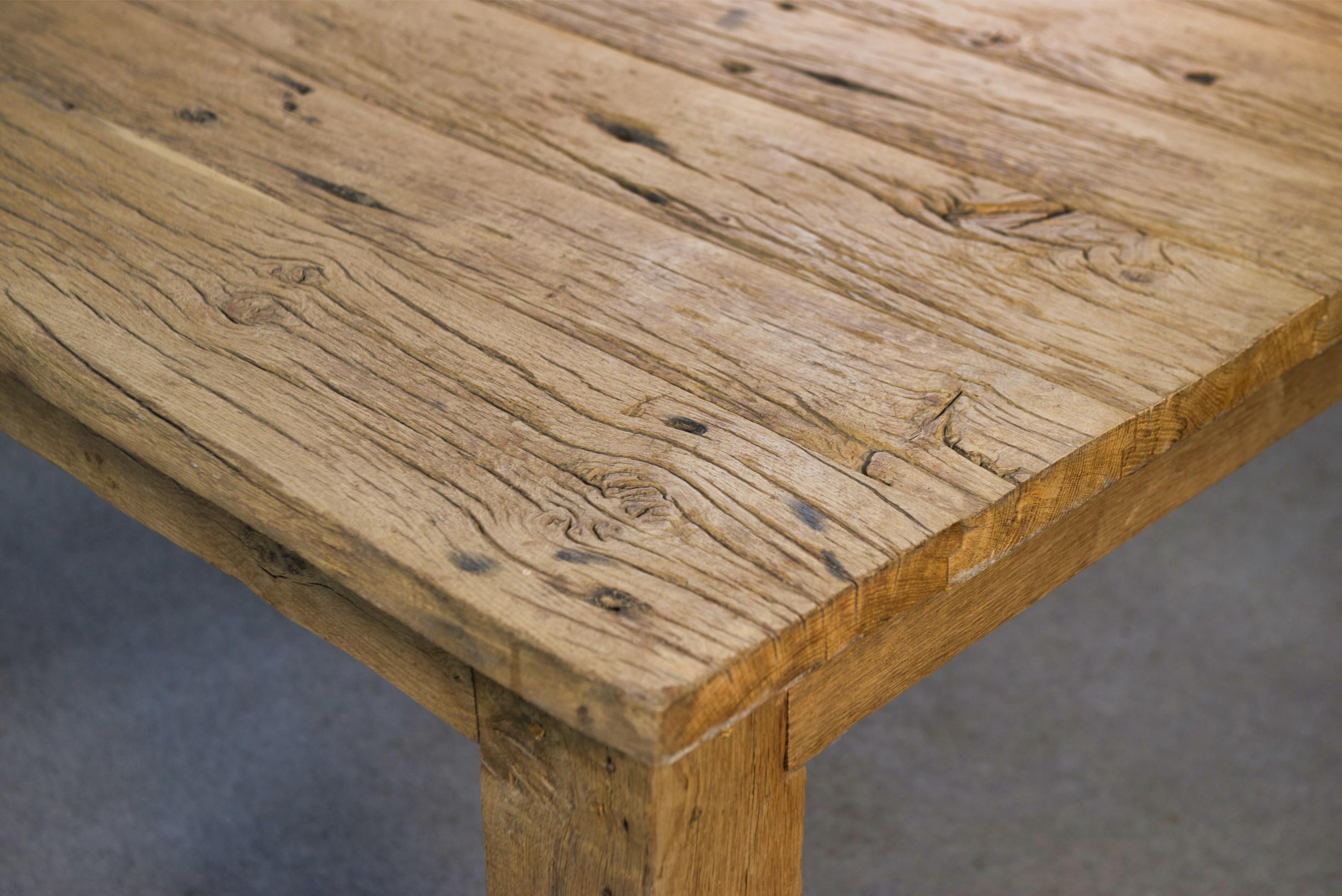 Table en chêne massif finition brossé For Sale 5