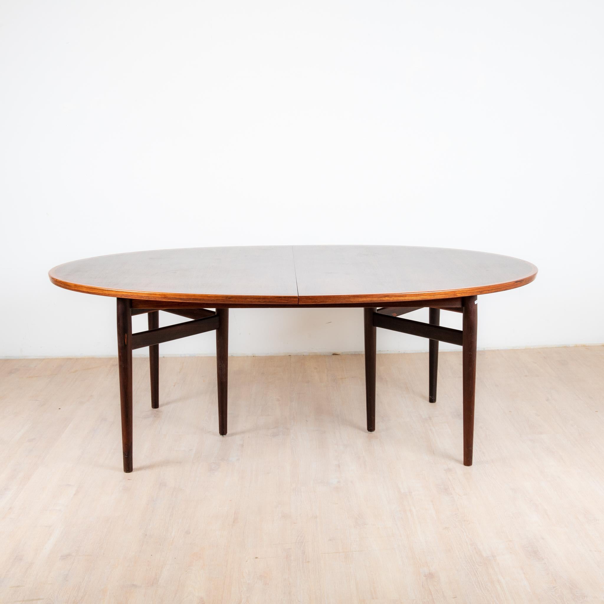 Tisch en Palissandre Modell 212, Arne Vodder, Sibast Furniture Danemark im Angebot 1