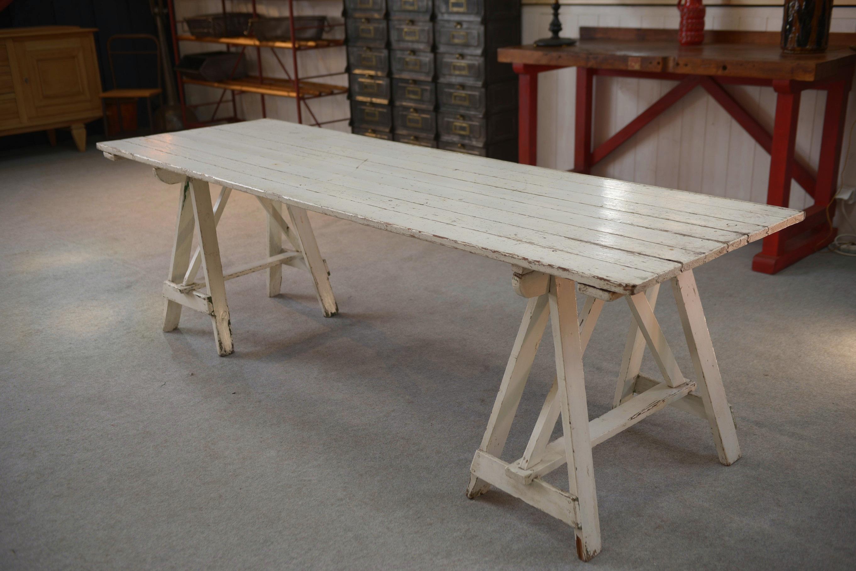 Table en pin patine blanche Años 50 en venta 4