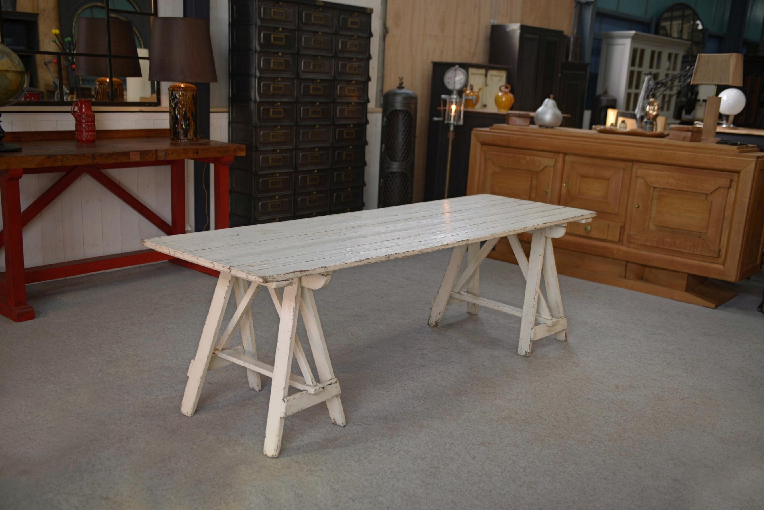 Table en pin patine blanche Años 50 en Bueno estado para la venta en TOURCOING, FR