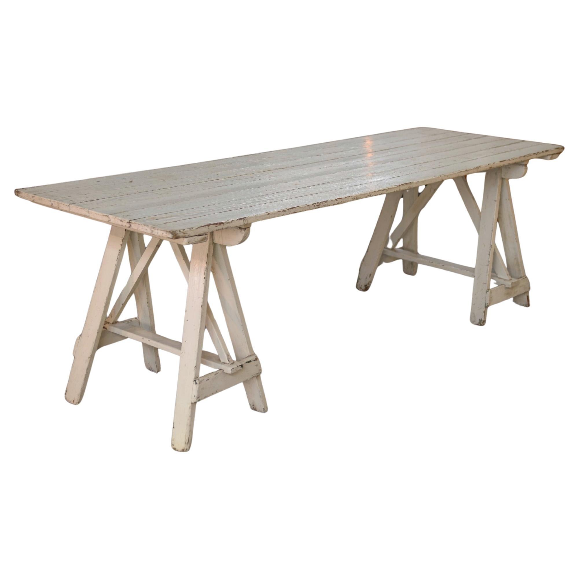 Table en pin patine blanche Años 50 en venta