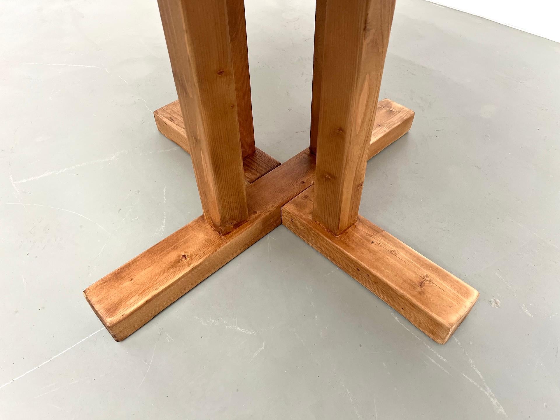 Table ronde Les Arcs - 1970 DLG Charlotte Perriand en vente 4