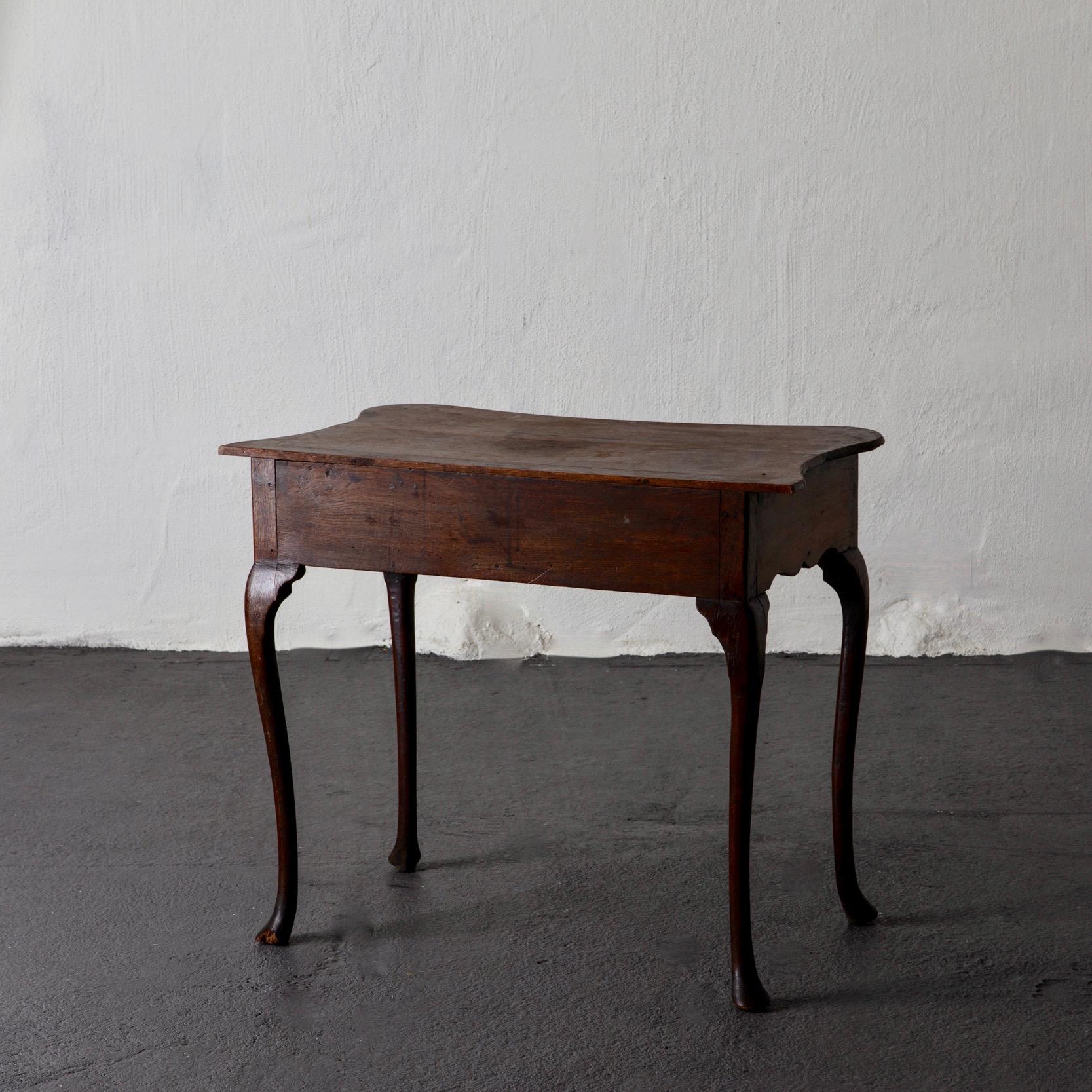 Table English Queen Anne Oak Brown, England, 18th Century In Good Condition In New York, NY