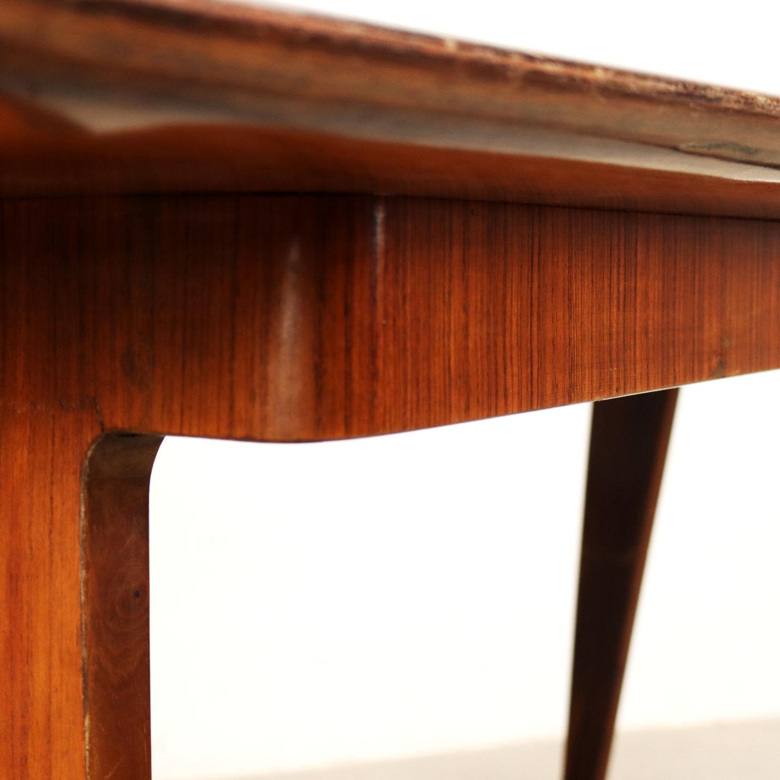 Table en placage de bois exotique Italie des années 1950 à 1960 État moyen à Milano, IT