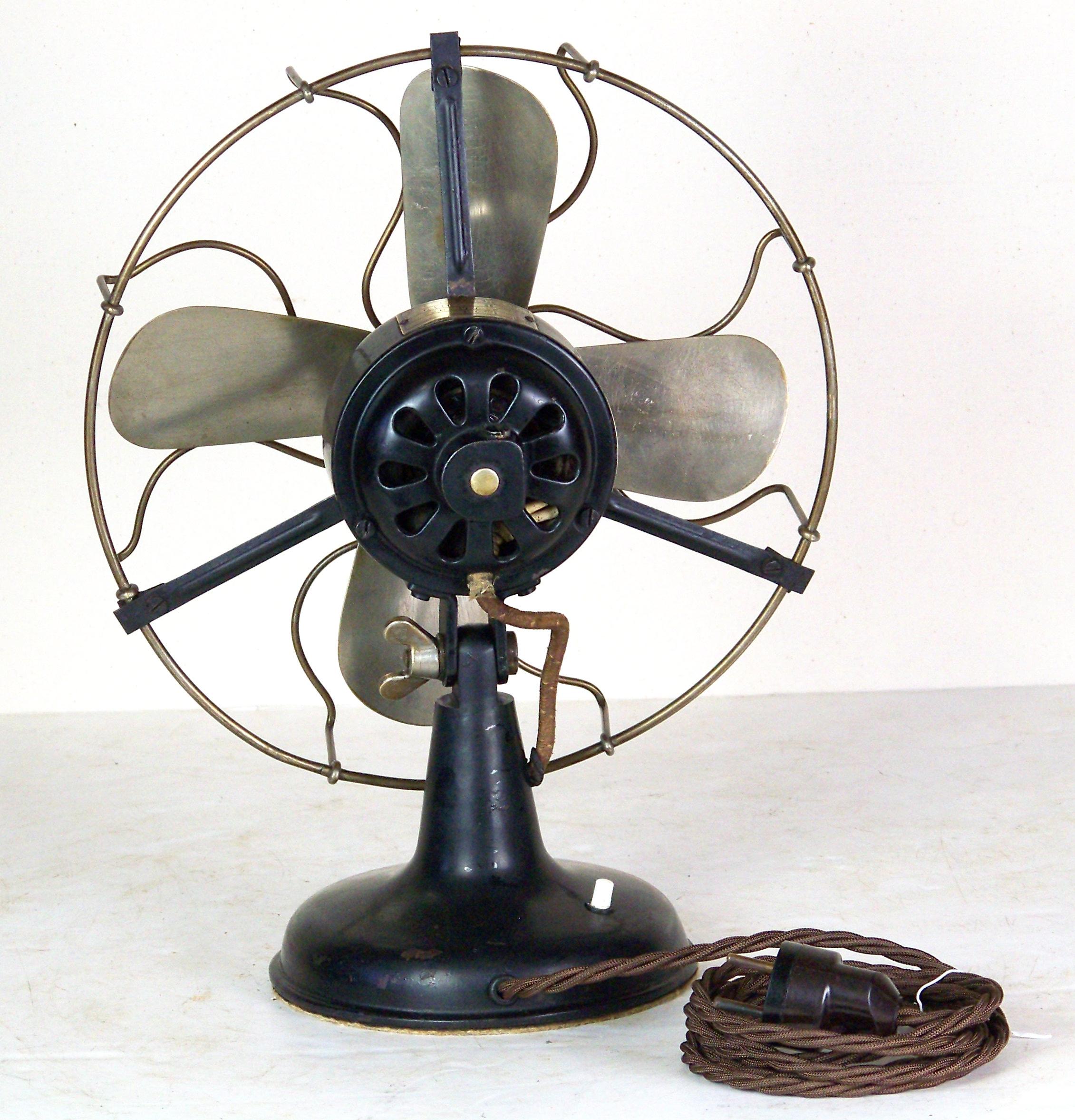 Mid-Century Modern Table fan ATAS, 220V - 1930s For Sale