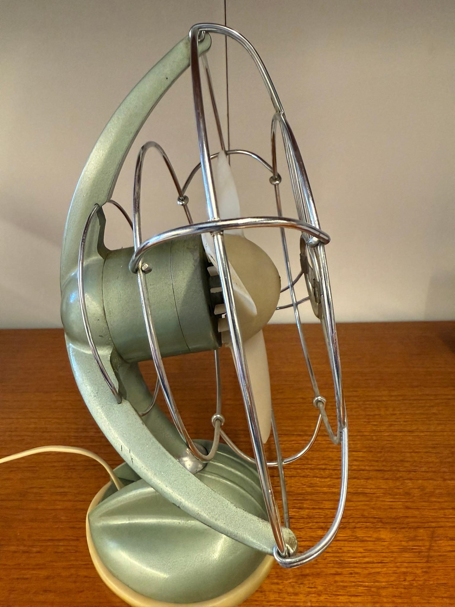 Ventilatore da tavolo Ercolle Marelli, Mod. I 202, Made in Italy 1951 in vendita 1