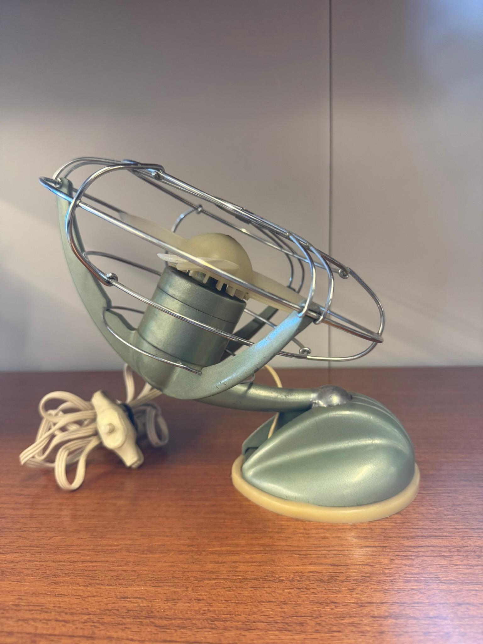 Ventilatore da tavolo Ercolle Marelli, Mod. I 202, Made in Italy 1951 in vendita 2