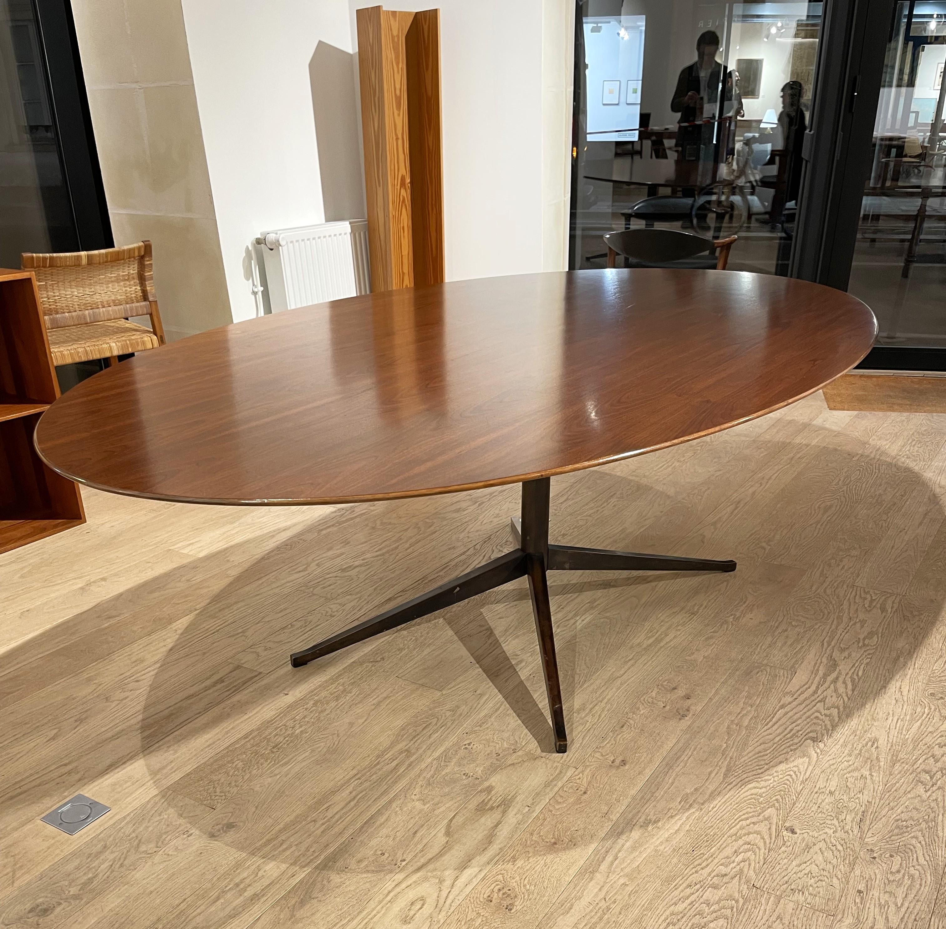 Table Florence Knoll plateau en noyer en vente 5