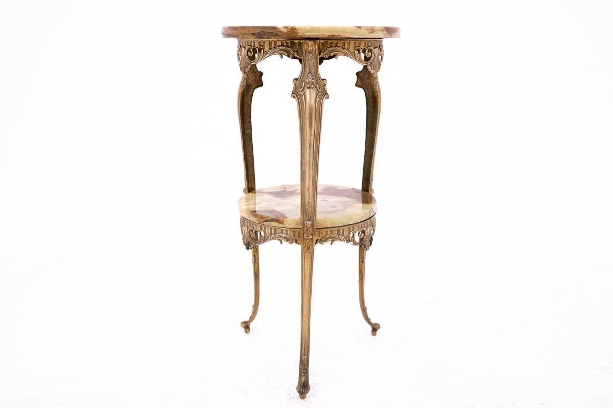 Table ancienne - porte-fleurs vers 1910, France.

Dimensions : hauteur 77 cm / diamètre 38 cm