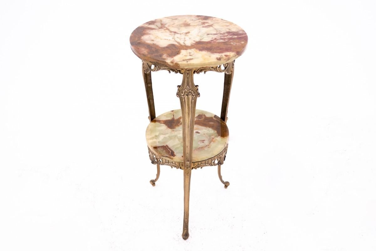 Table - lit à fleurs, France, début du 20e siècle en vente 1