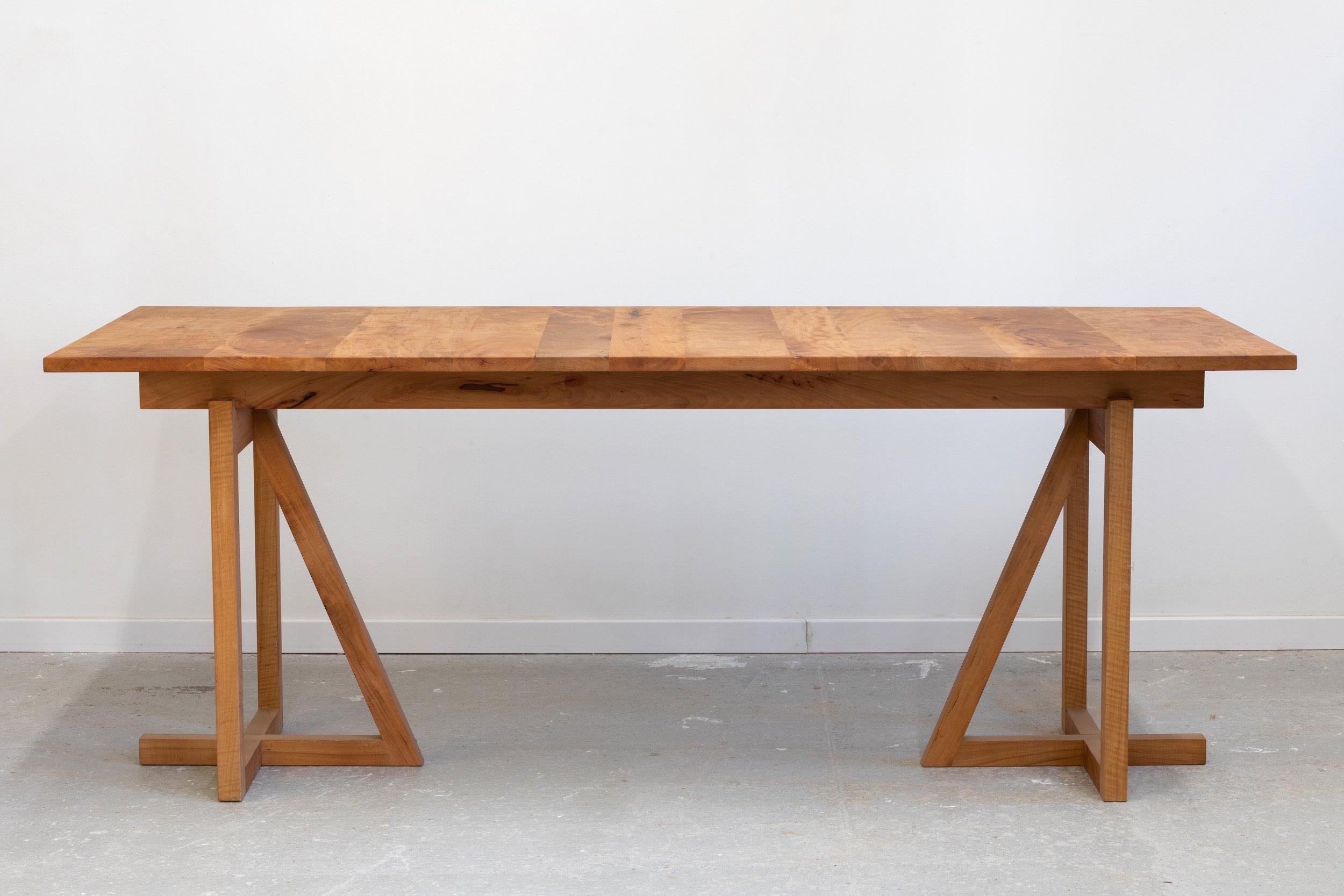 Mesa para artistas de Dirk Meylaerts
Dimensiones: An 80 x Pr 192 x Al 74 cm
Materiales: Madera de peral.

