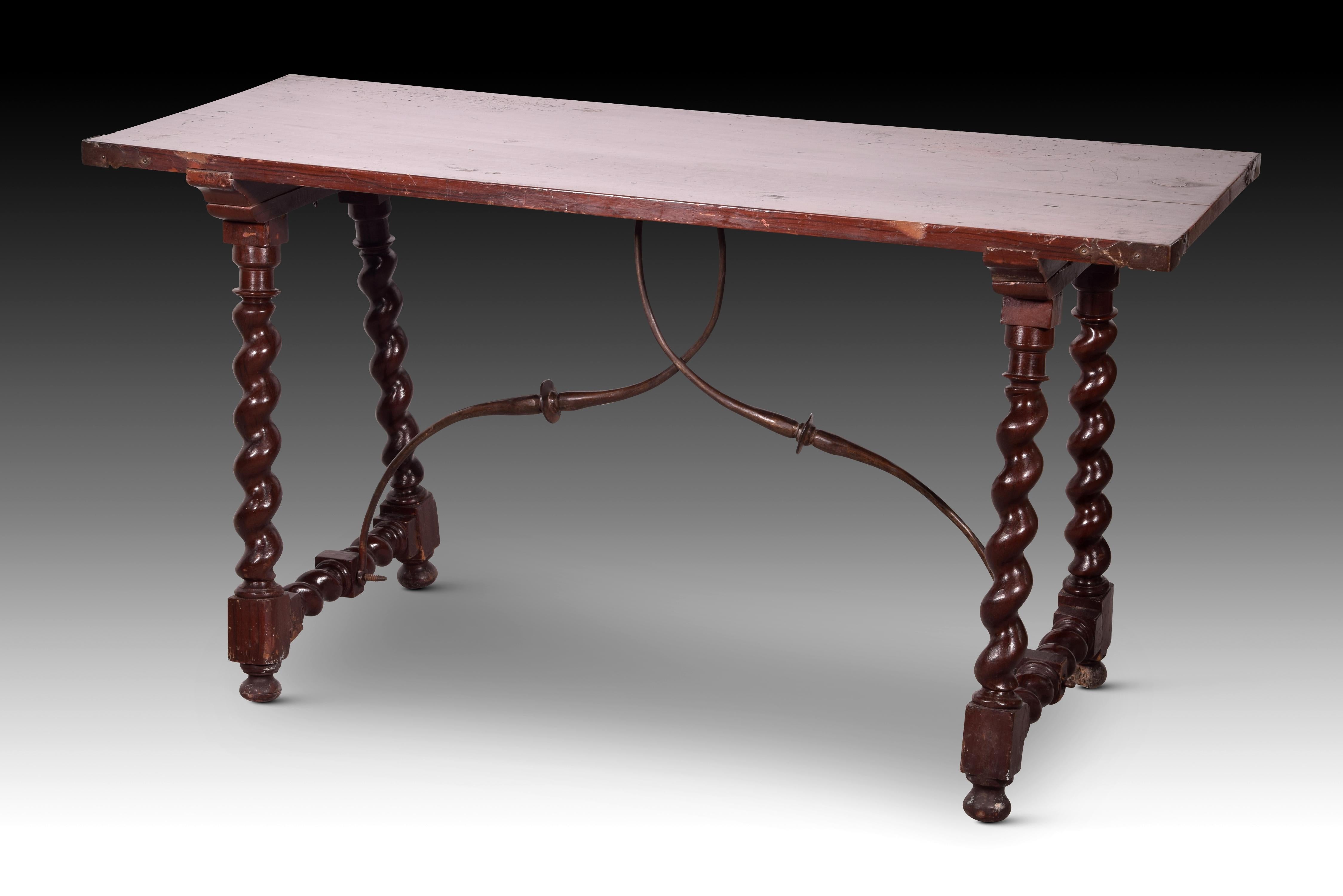 Table de bureau espagnole en pin et bois de hêtre, fer, 18ème siècle en vente 1