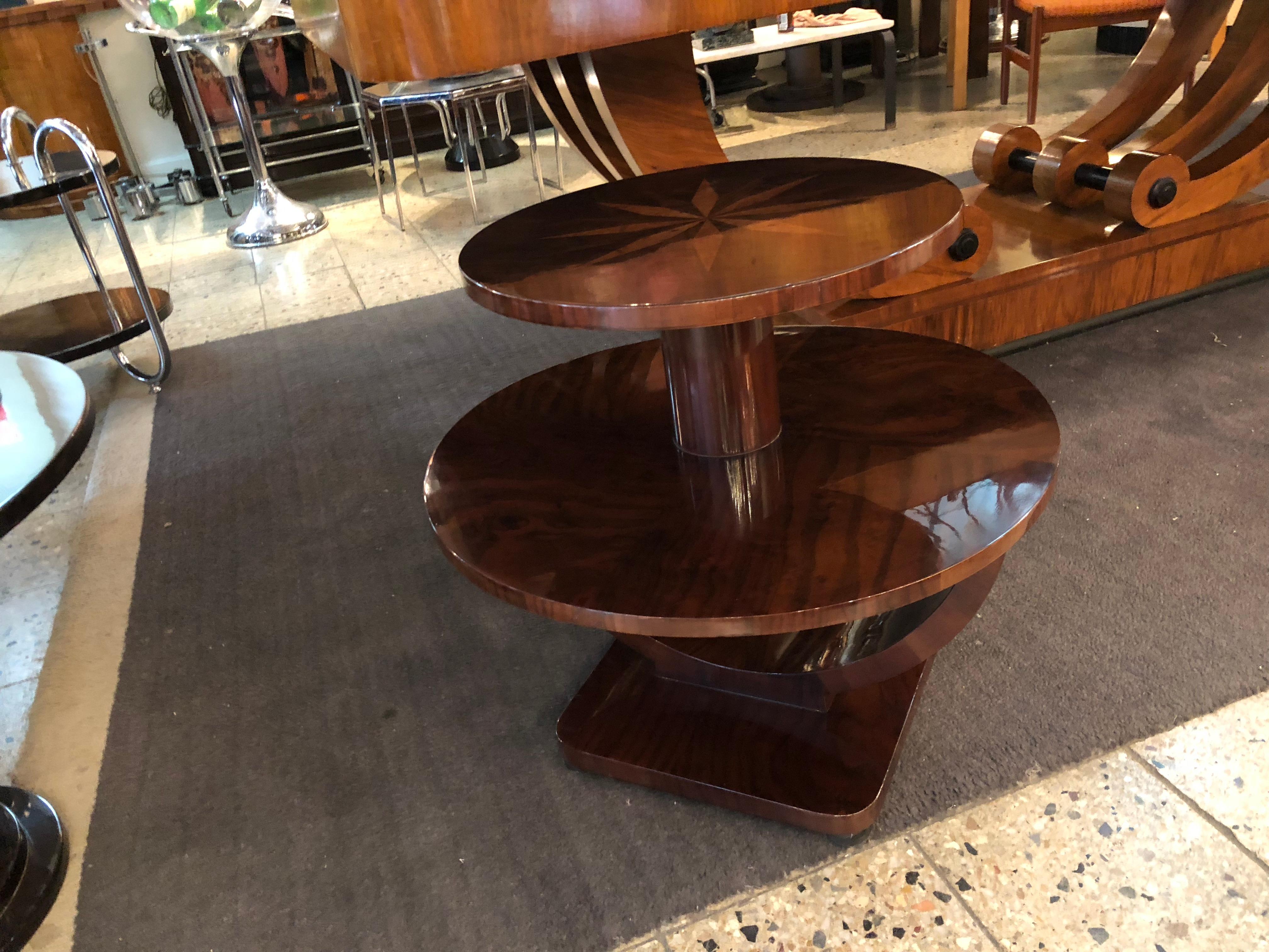 Table, France, 1920, in Wood and Marquetry In Good Condition For Sale In Ciudad Autónoma Buenos Aires, C