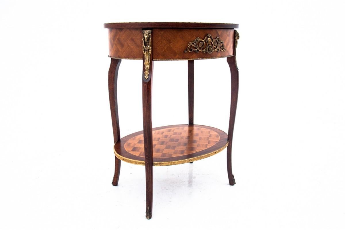 Louis XV Table, France, first half of the 20th century. For Sale
