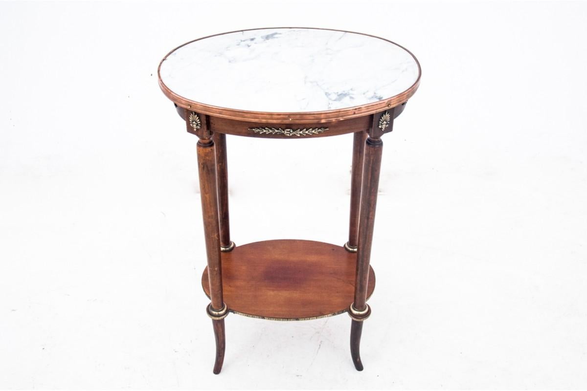 Walnut Table, France, mid-18th century of the 20th century. For Sale