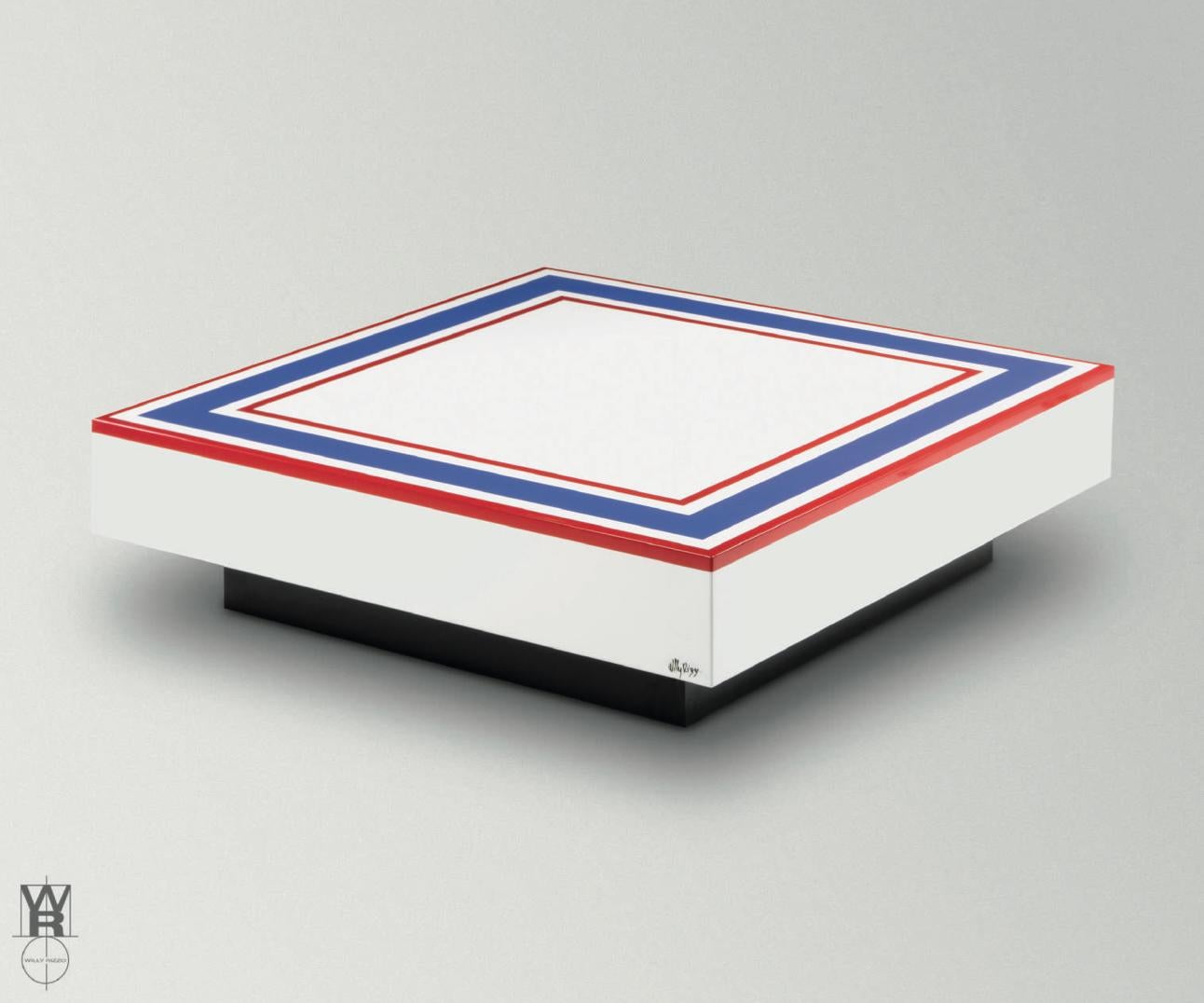 Rizzo amava la semplicità e la purezza del Razionalismo e si ispirava fortemente all'estetica del Bauhaus. Grazie al suo occhio di fotografo, ha cercato l'armonia visiva delle forme e dei materiali. I suoi design dovevano avere un aspetto