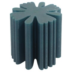 Tavolo della collezione "Where the Flowers Dwell" di Marina Fernández Ramos